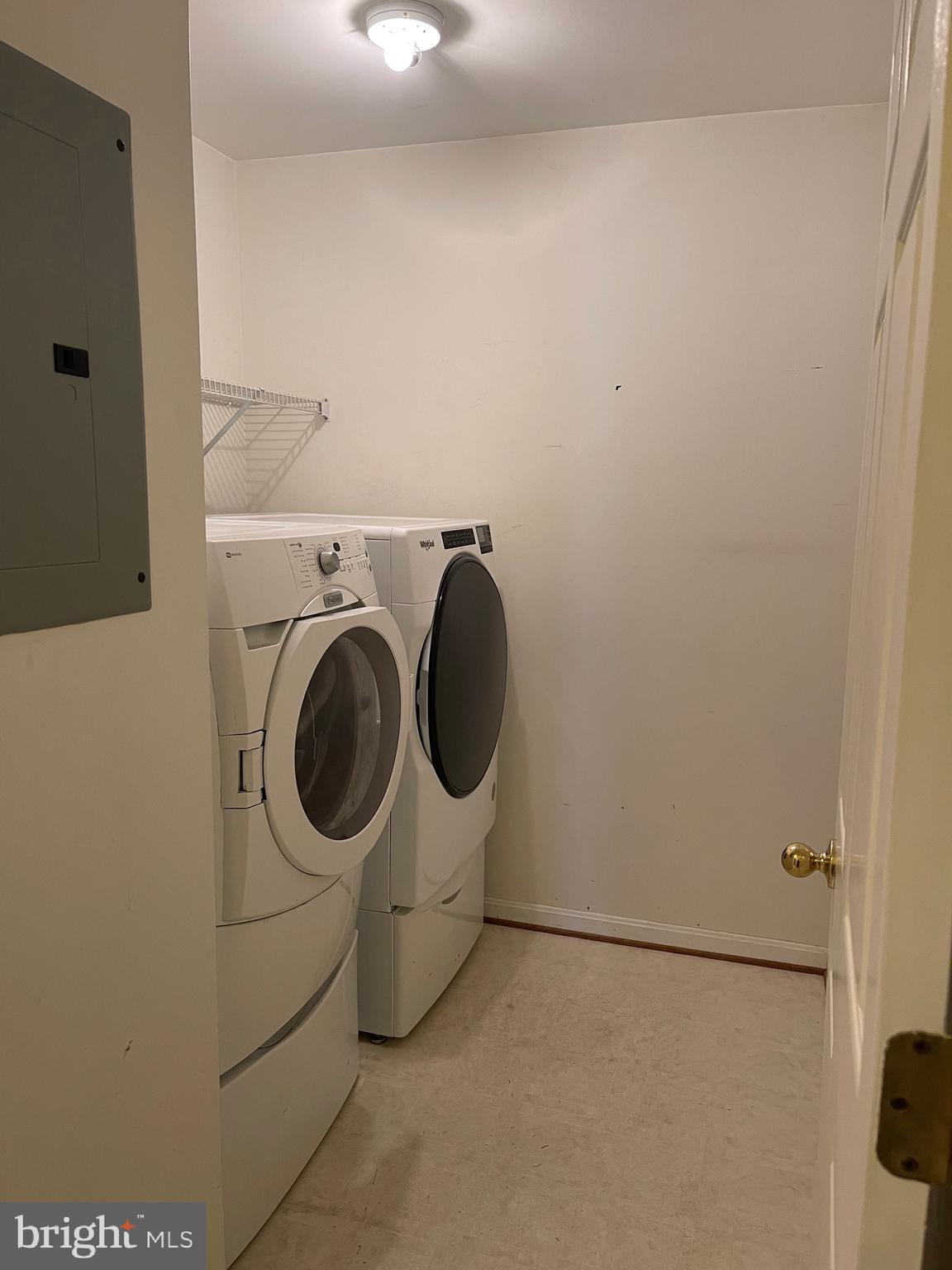 FALLS GABLE - Residential Lease