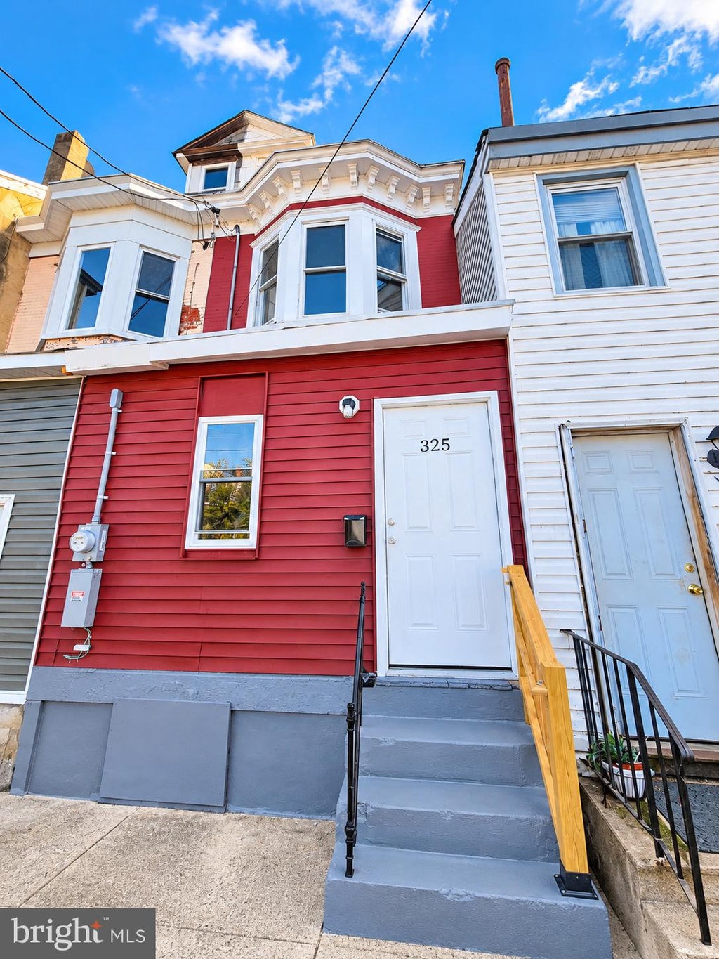 Photo of 325 W Hanover Street, TRENTON, NJ 08618 (MLS # NJME2084732)