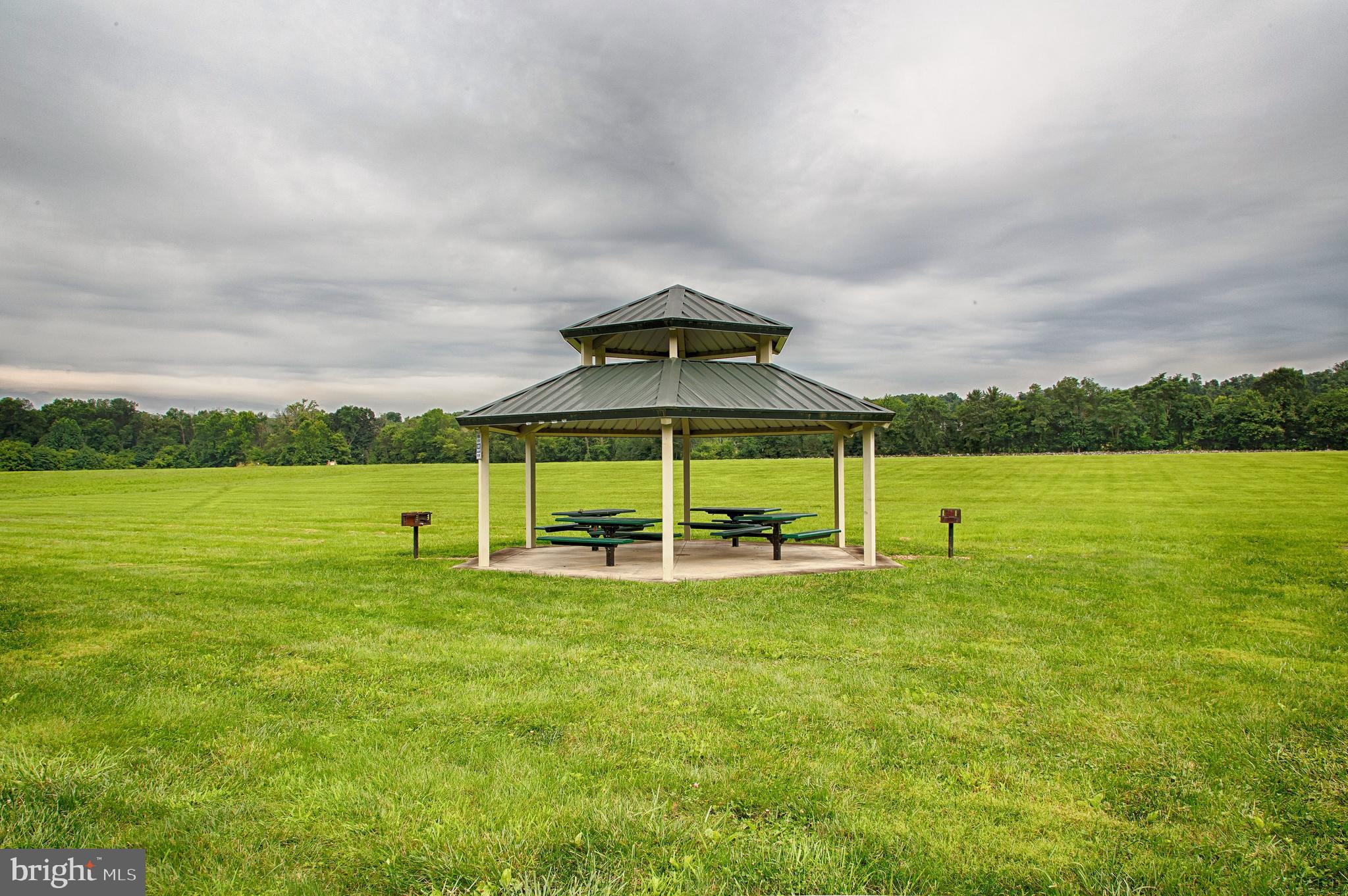 BROOKFIELD ON THE POTOMAC - Residential