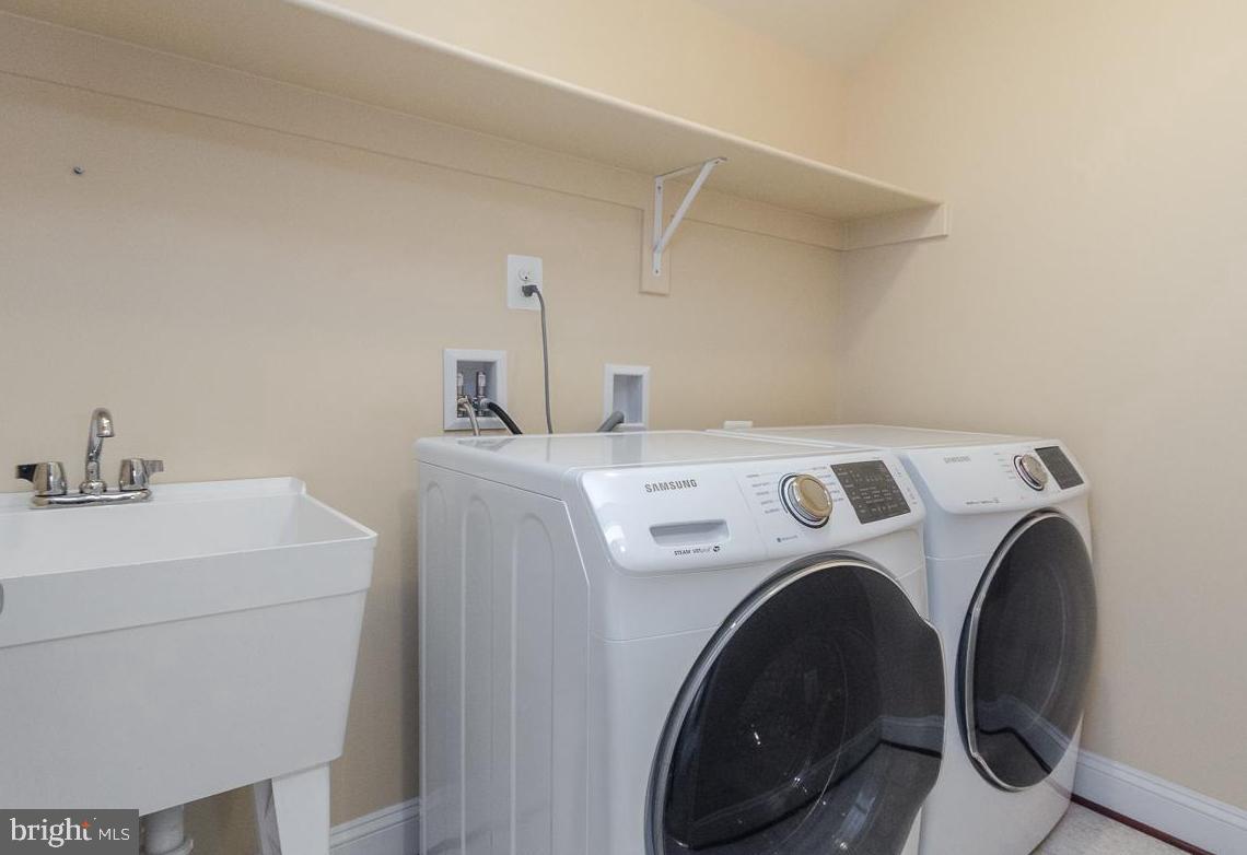 BROOKFIELD ON THE POTOMAC - Residential