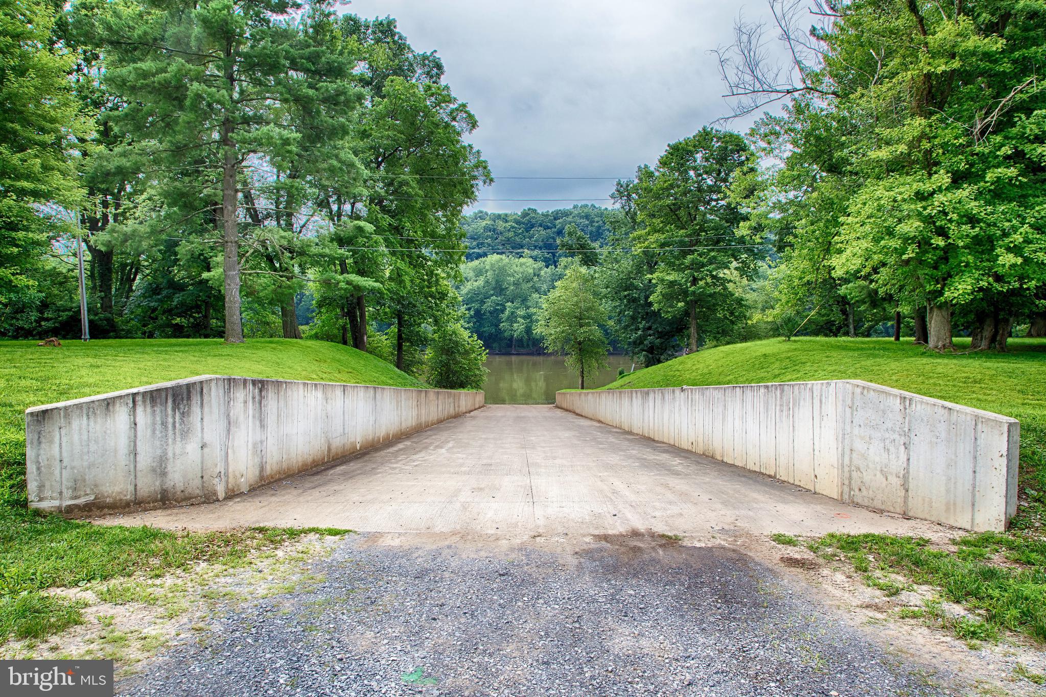 BROOKFIELD ON THE POTOMAC - Residential