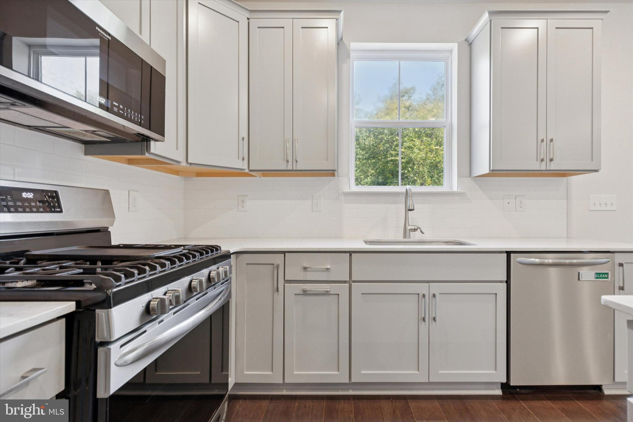 STEELPOINTE - Residential Lease