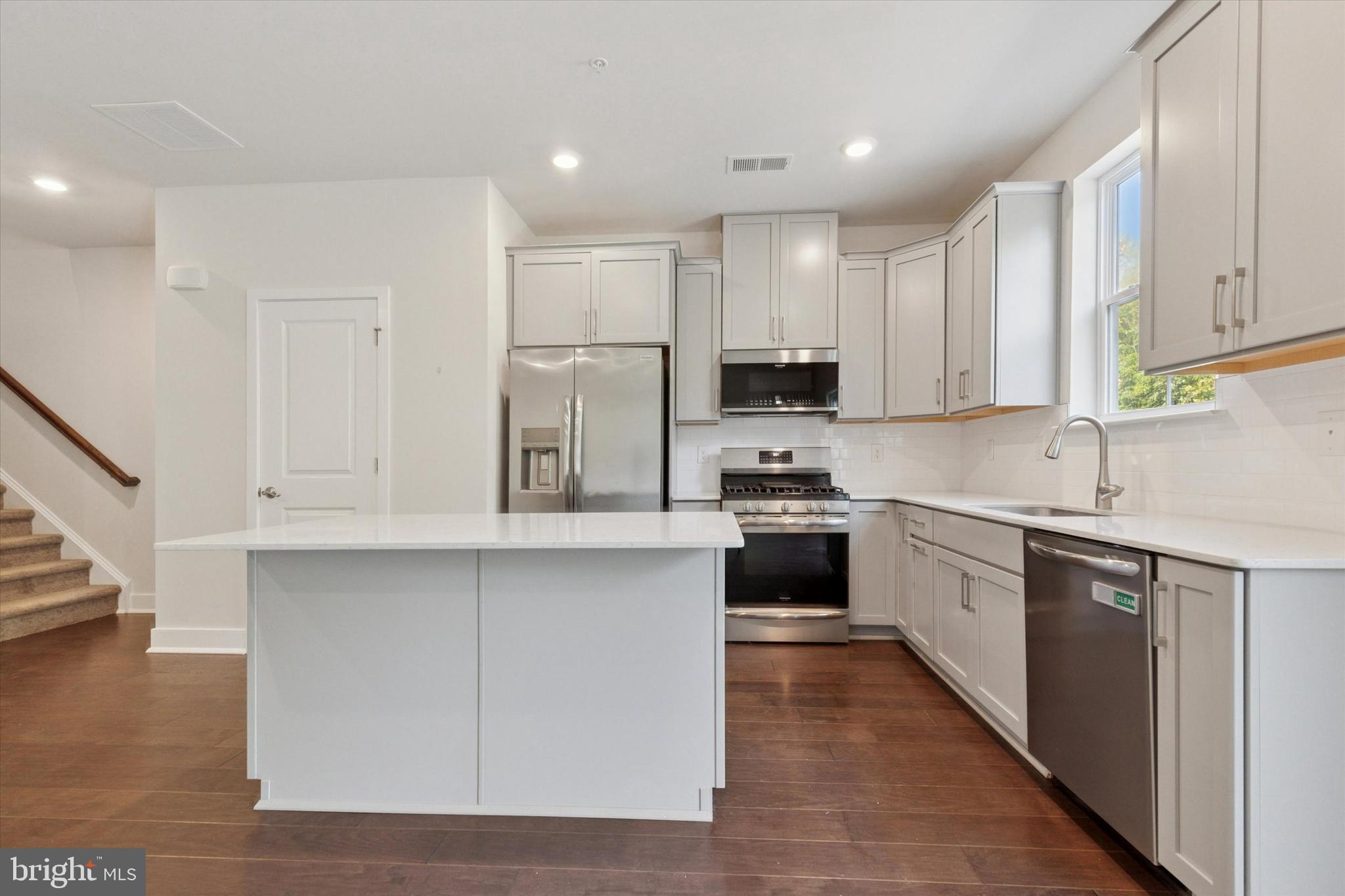 STEELPOINTE - Residential Lease