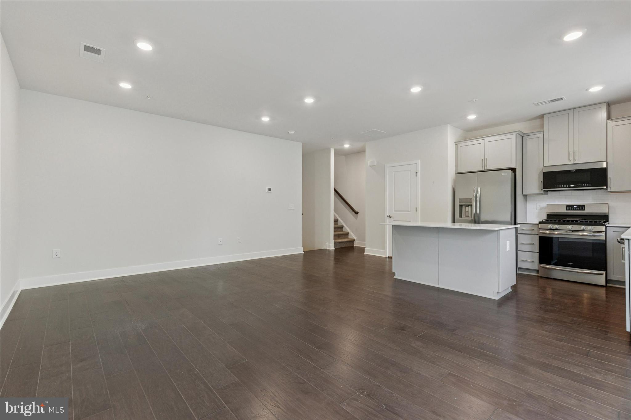 STEELPOINTE - Residential Lease