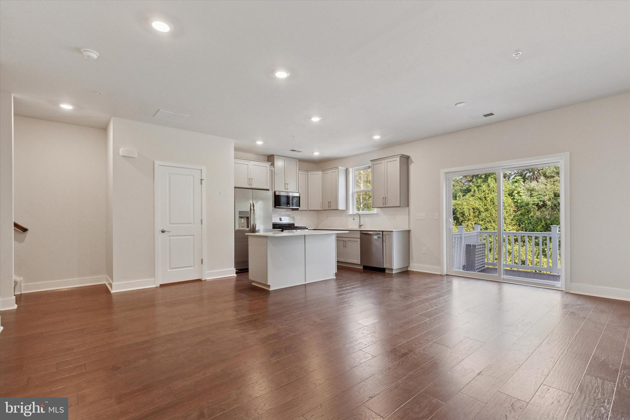 STEELPOINTE - Residential Lease