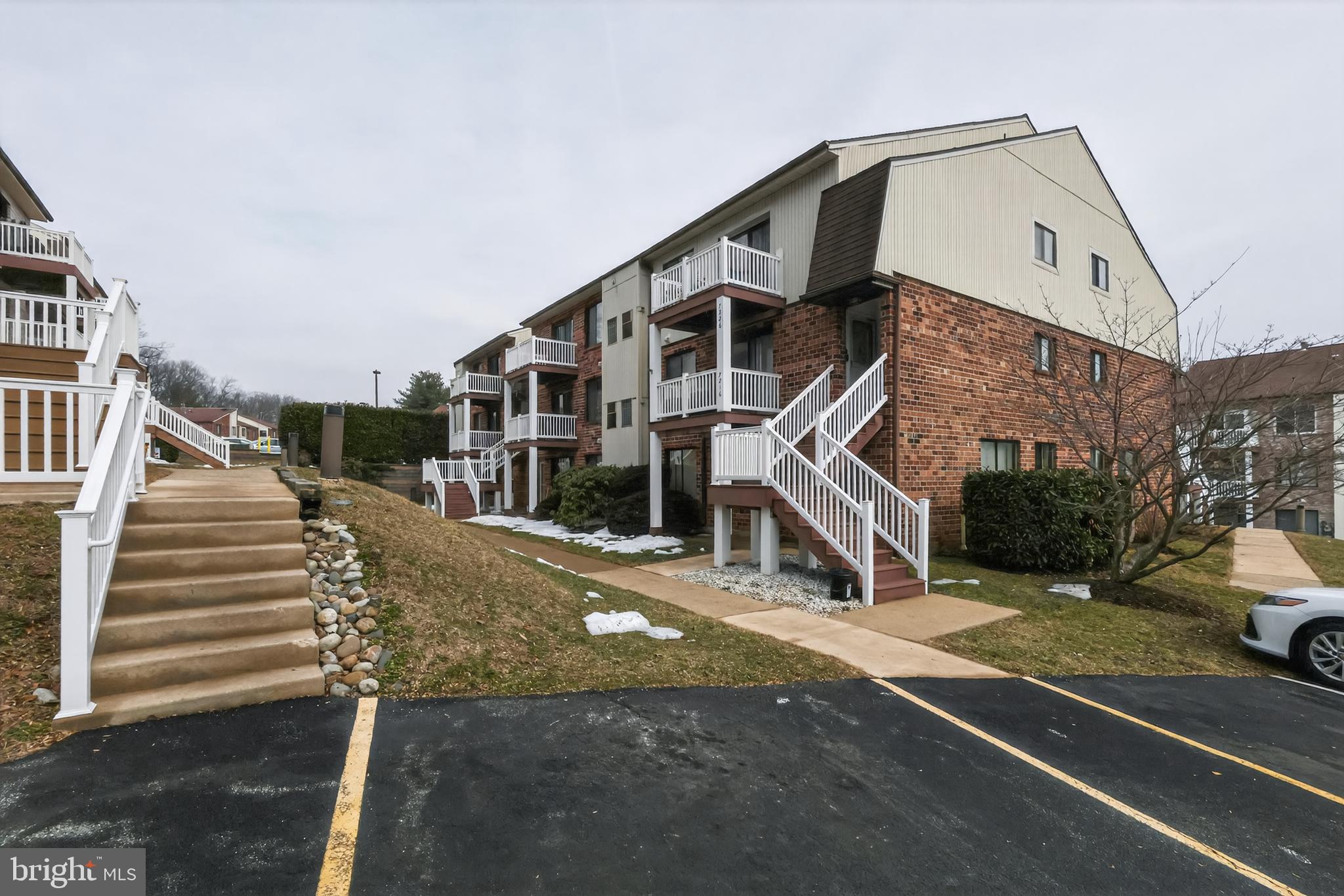 HILLTOP SUMMIT - Residential