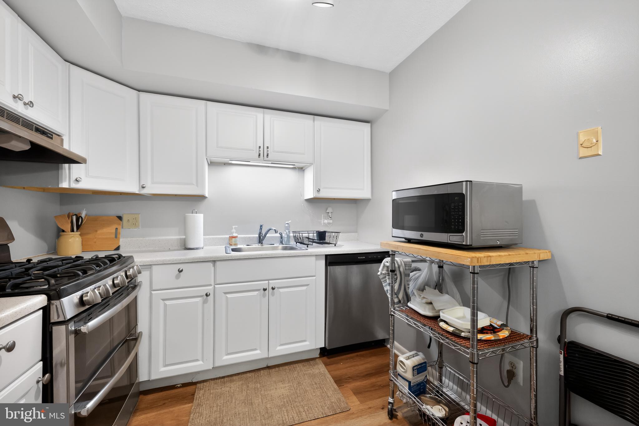 HILLTOP SUMMIT - Residential