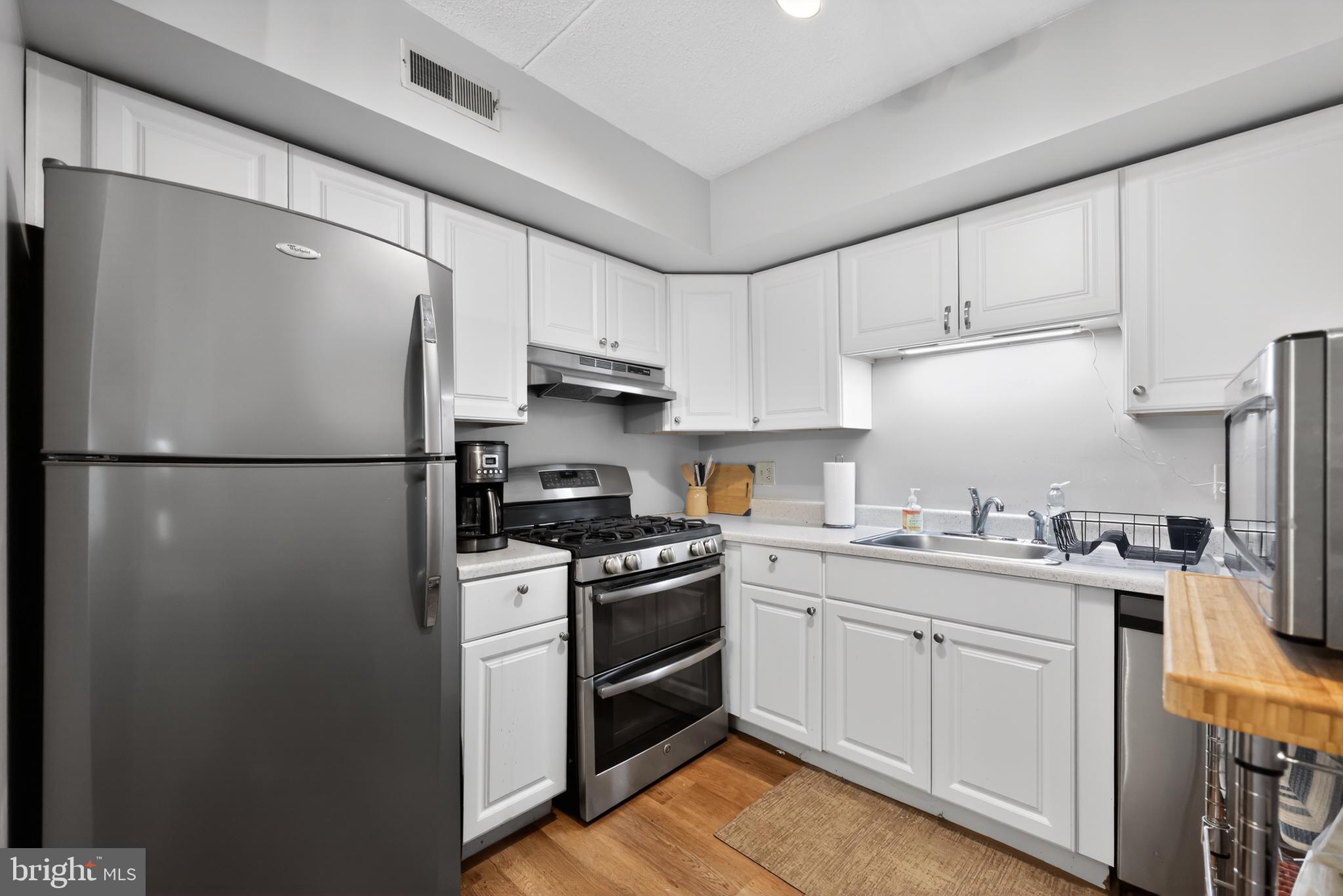 HILLTOP SUMMIT - Residential