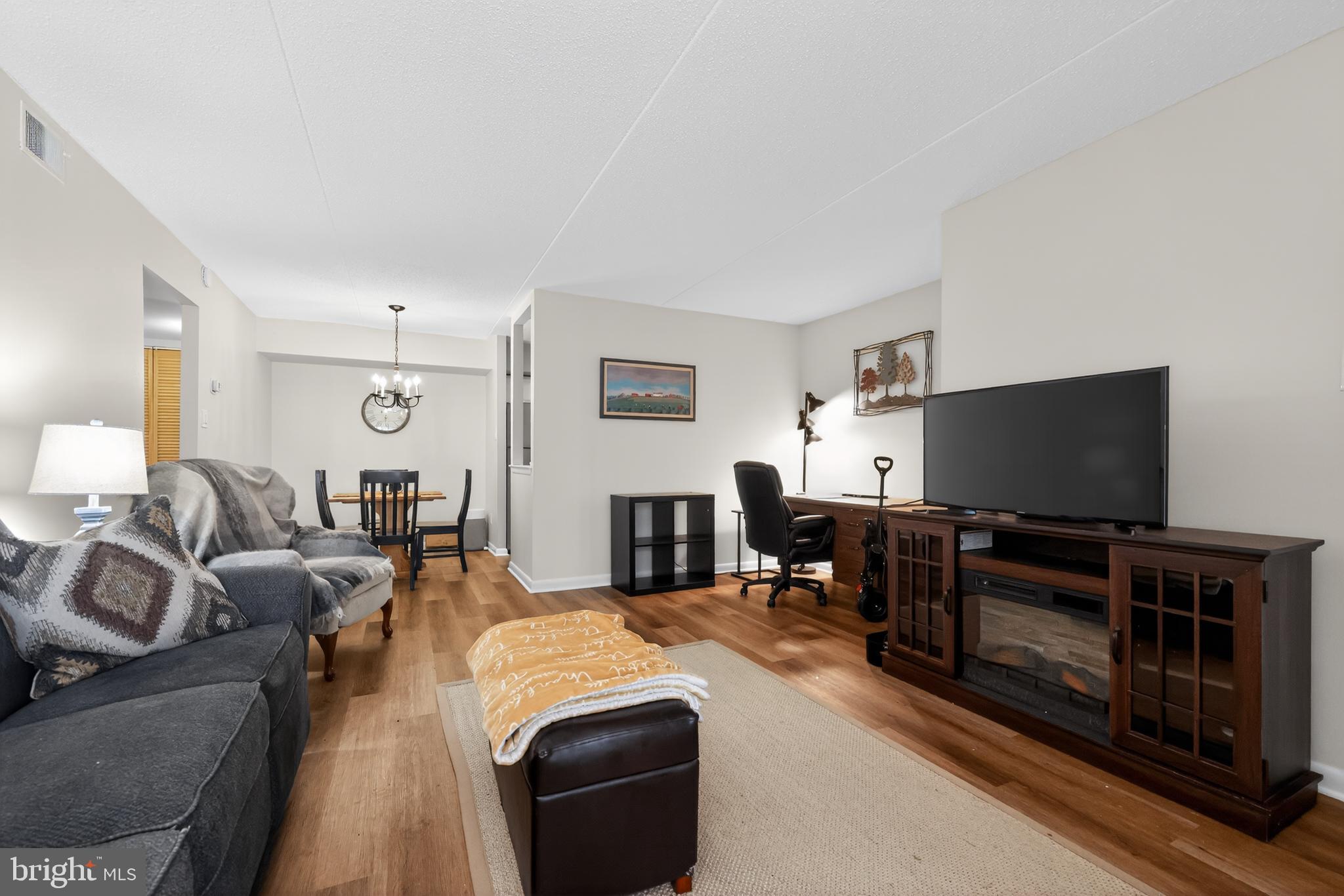 HILLTOP SUMMIT - Residential