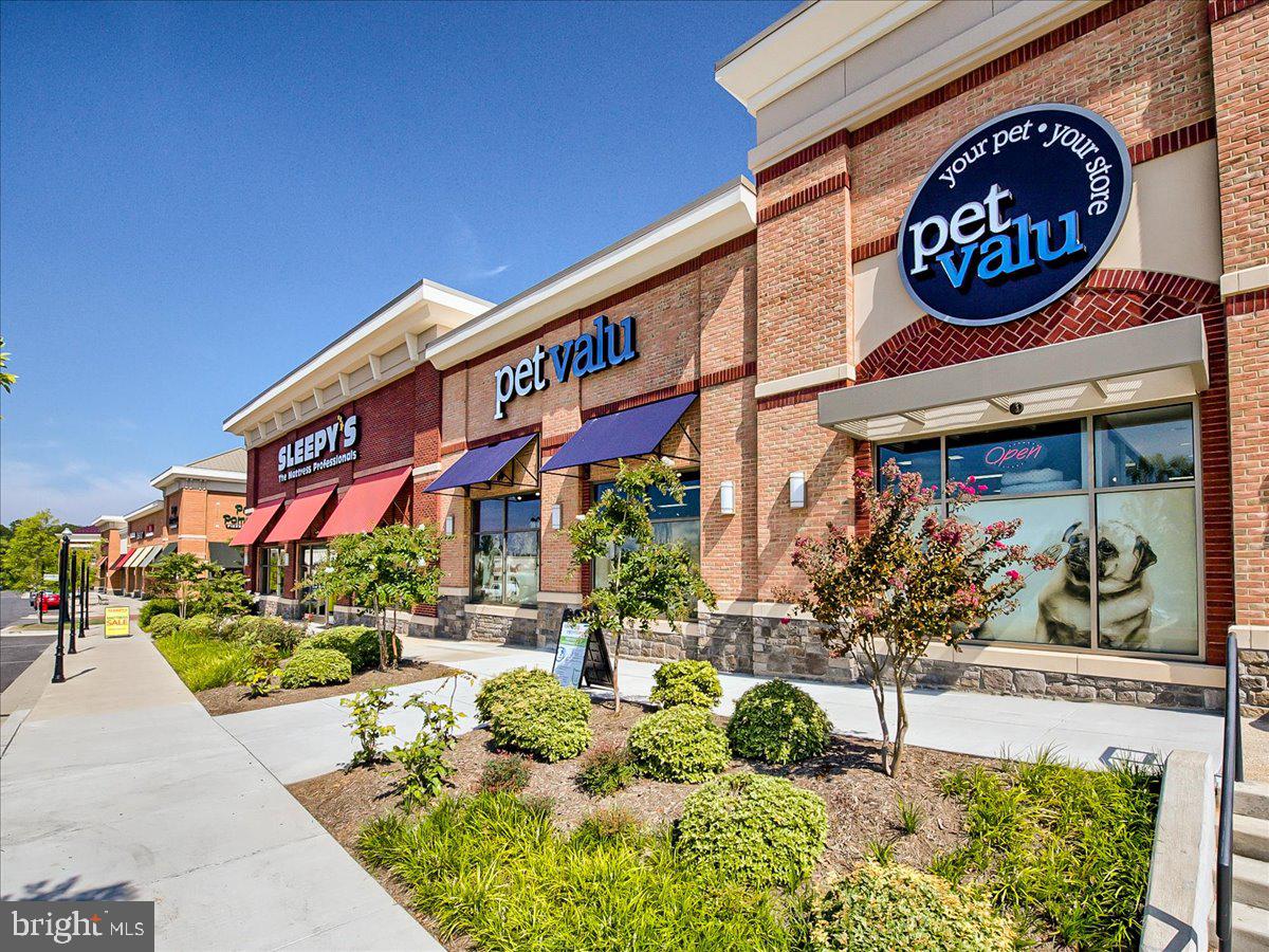 CLARKSBURG SQUARE - Residential Lease