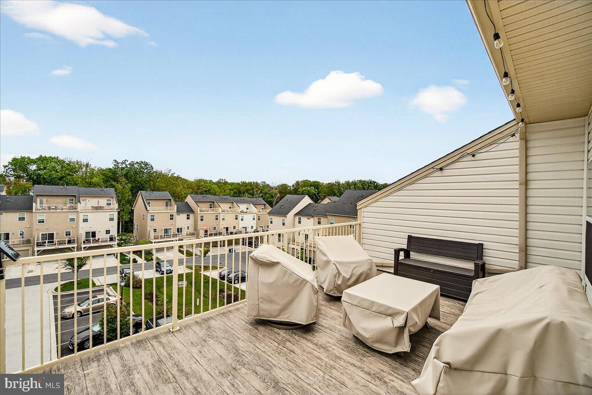 CLARKSBURG SQUARE - Residential Lease