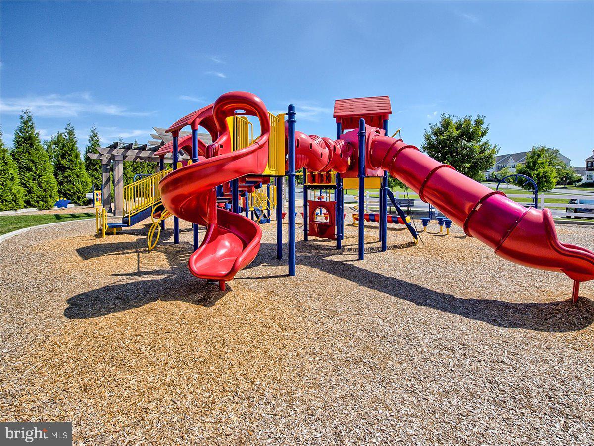 CLARKSBURG SQUARE - Residential Lease