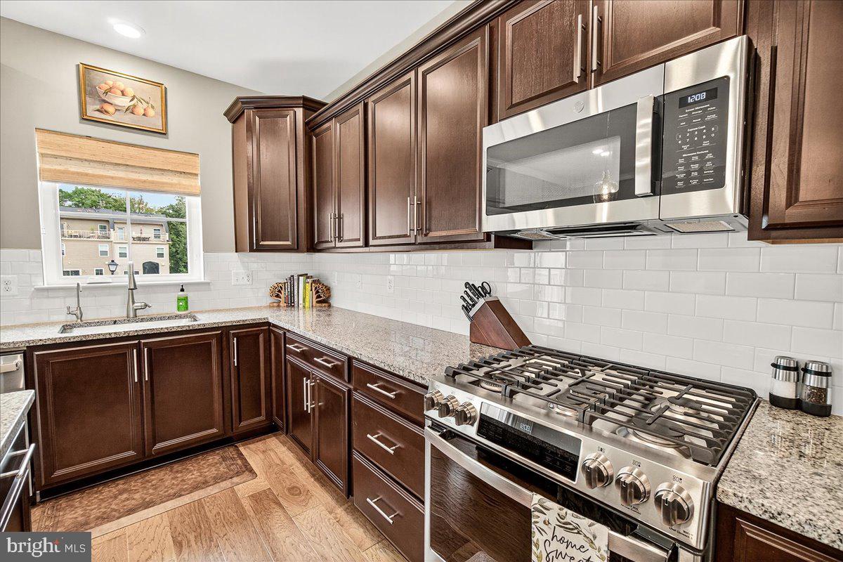 CLARKSBURG SQUARE - Residential Lease