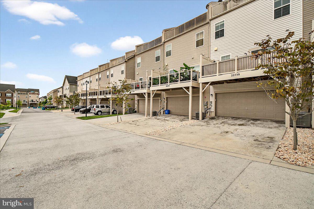 CLARKSBURG SQUARE - Residential Lease