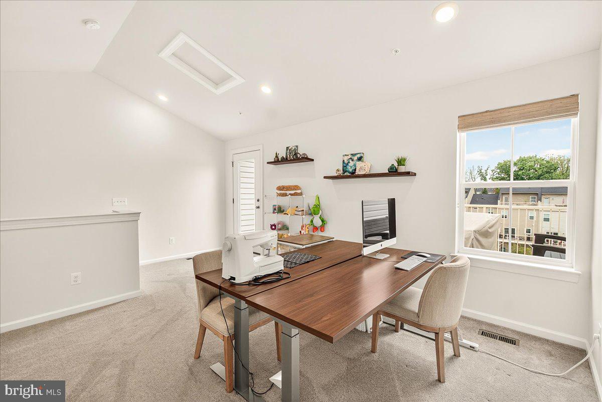 CLARKSBURG SQUARE - Residential Lease