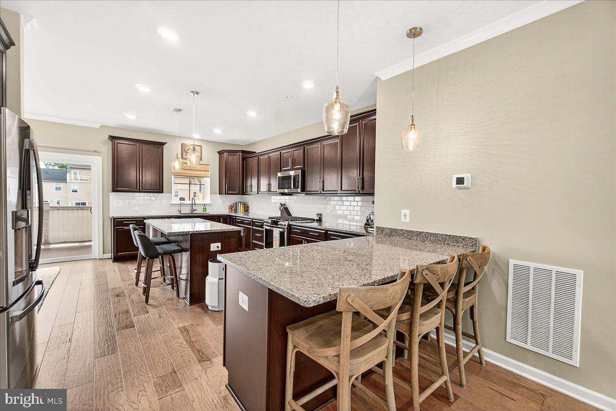 CLARKSBURG SQUARE - Residential Lease