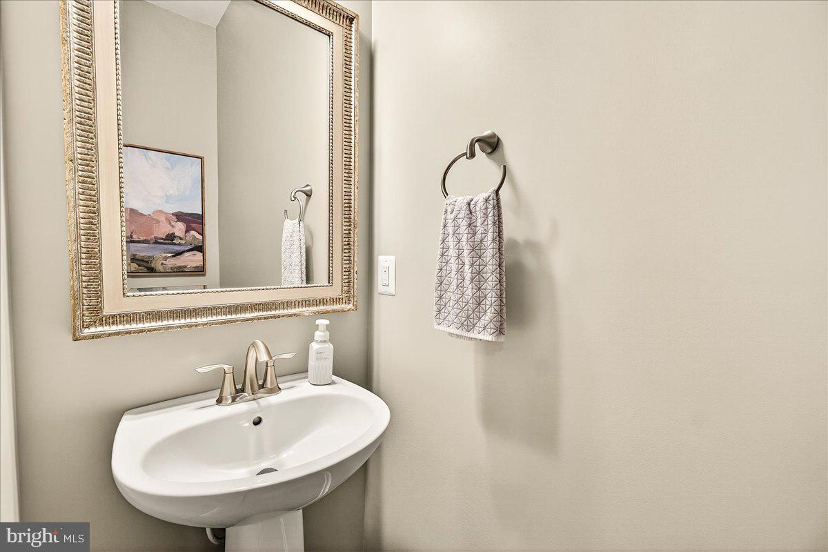 CLARKSBURG SQUARE - Residential Lease