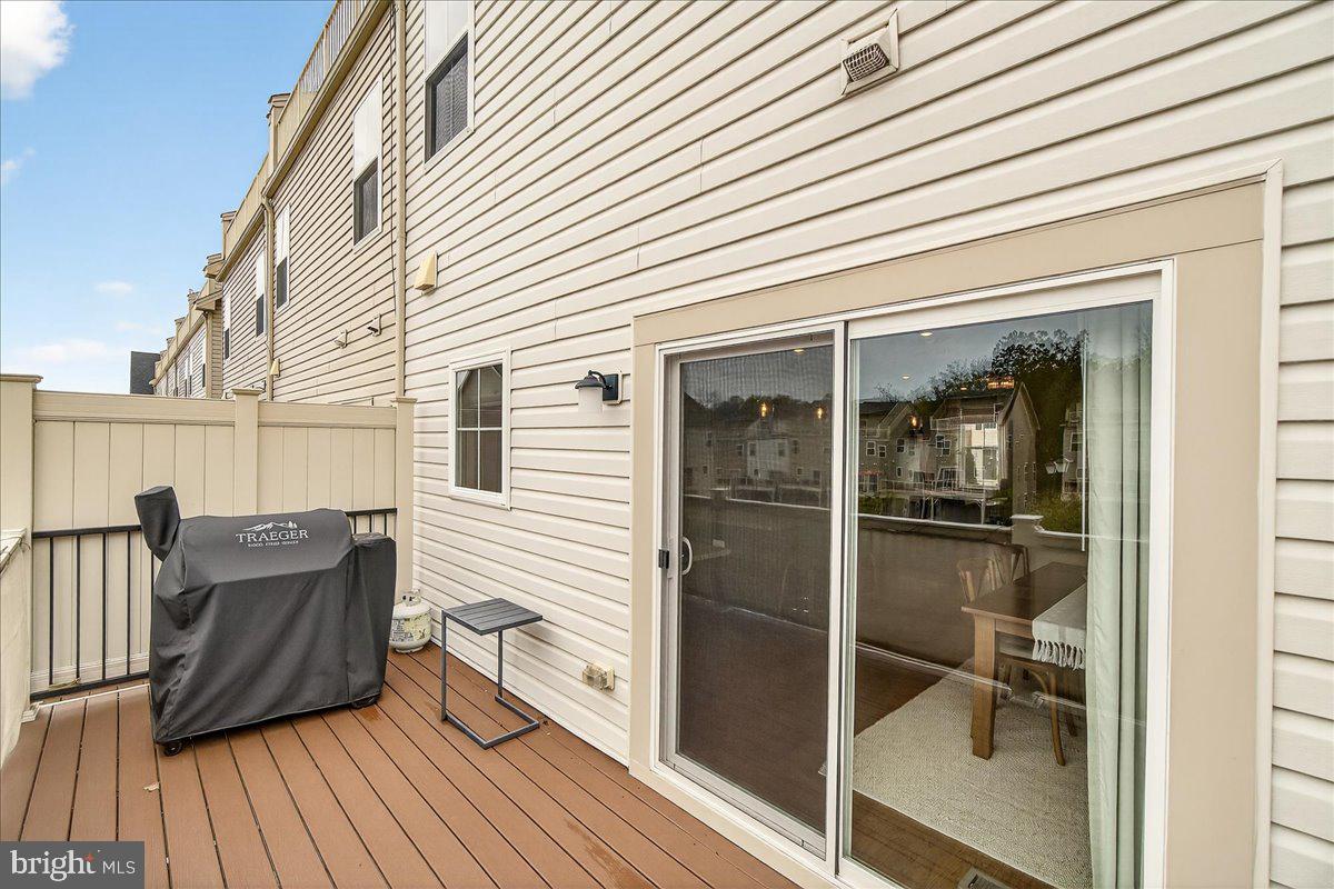 CLARKSBURG SQUARE - Residential Lease