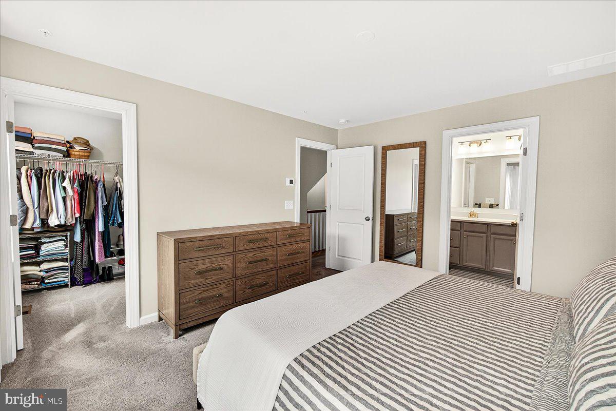 CLARKSBURG SQUARE - Residential Lease