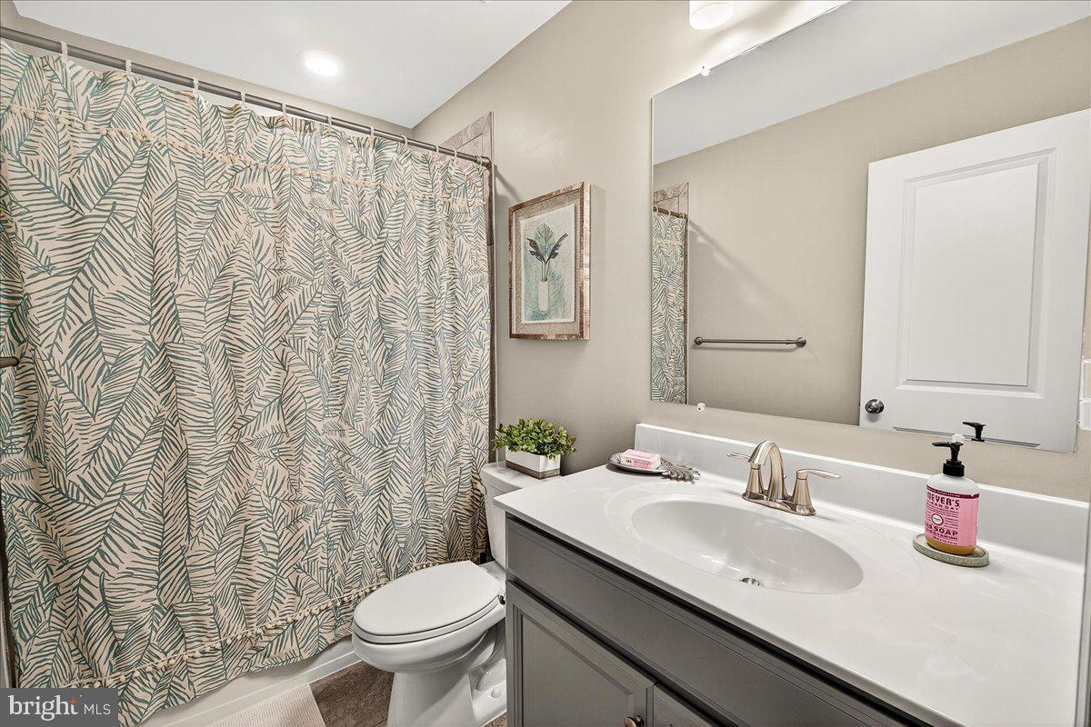 CLARKSBURG SQUARE - Residential Lease