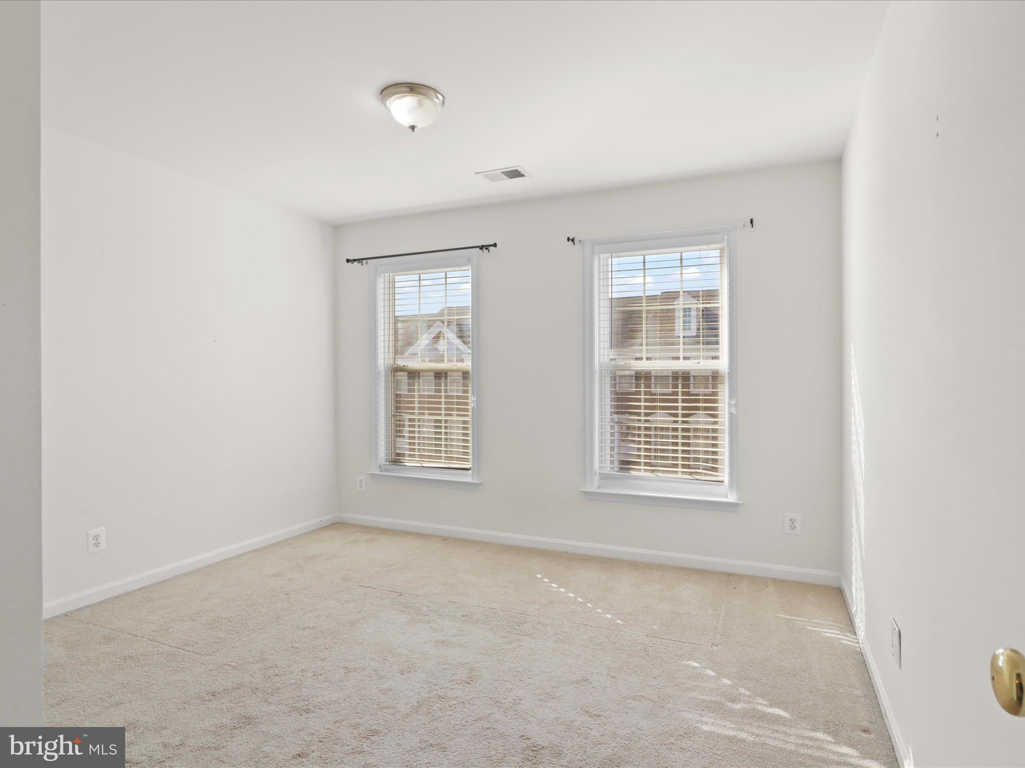 LOUDOUN PARKWAY CENTER - Residential Lease