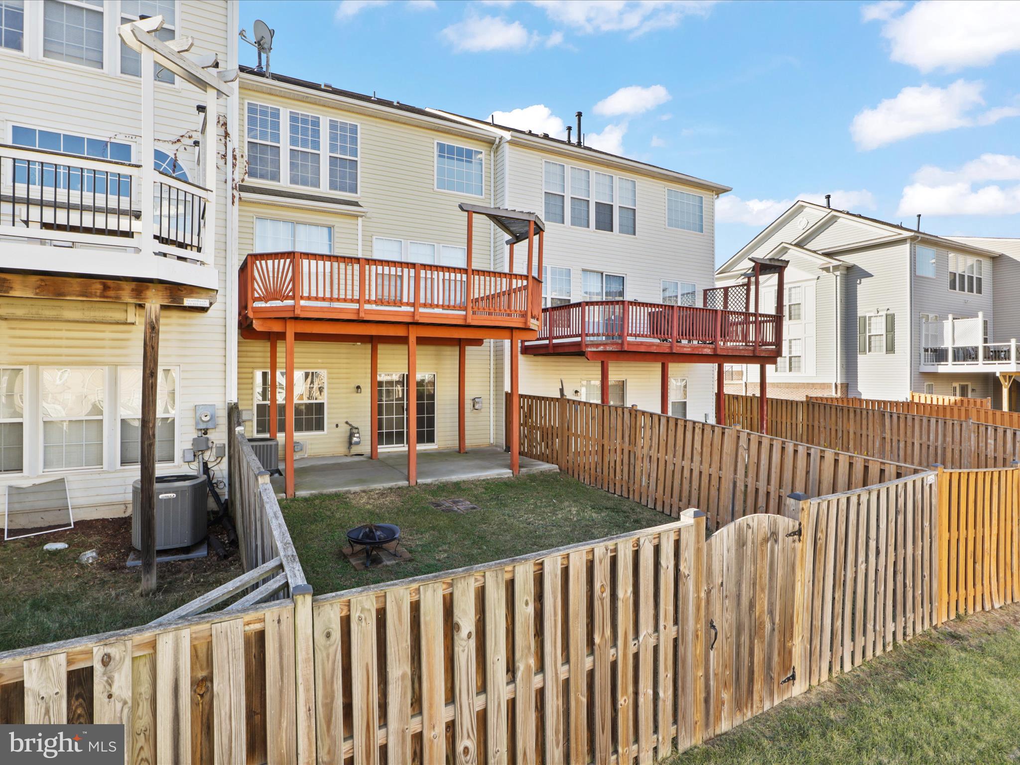 LOUDOUN PARKWAY CENTER - Residential Lease