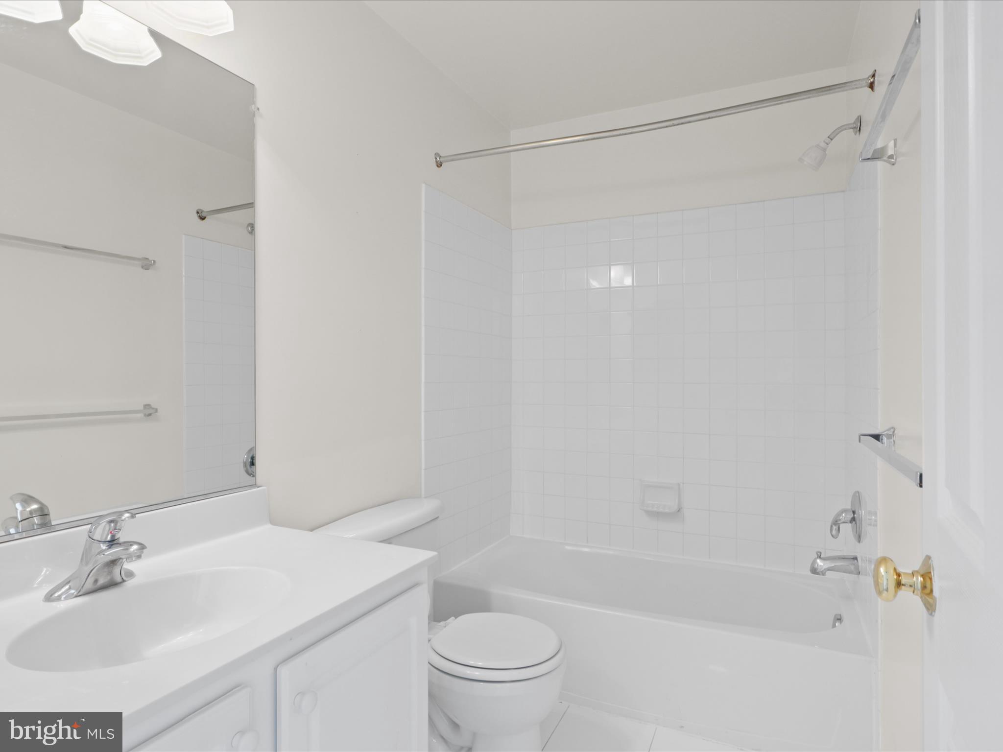 LOUDOUN PARKWAY CENTER - Residential Lease