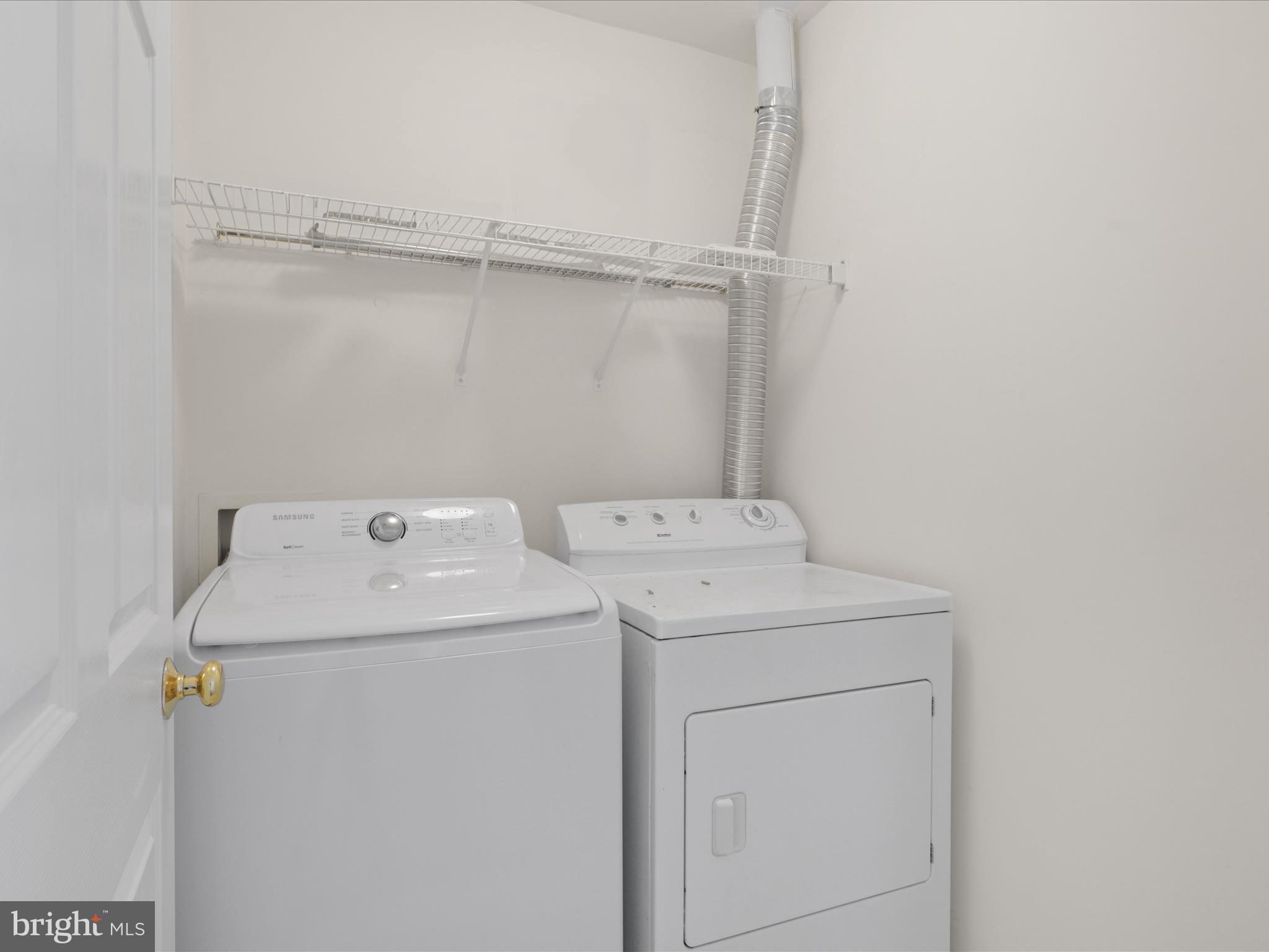 LOUDOUN PARKWAY CENTER - Residential Lease