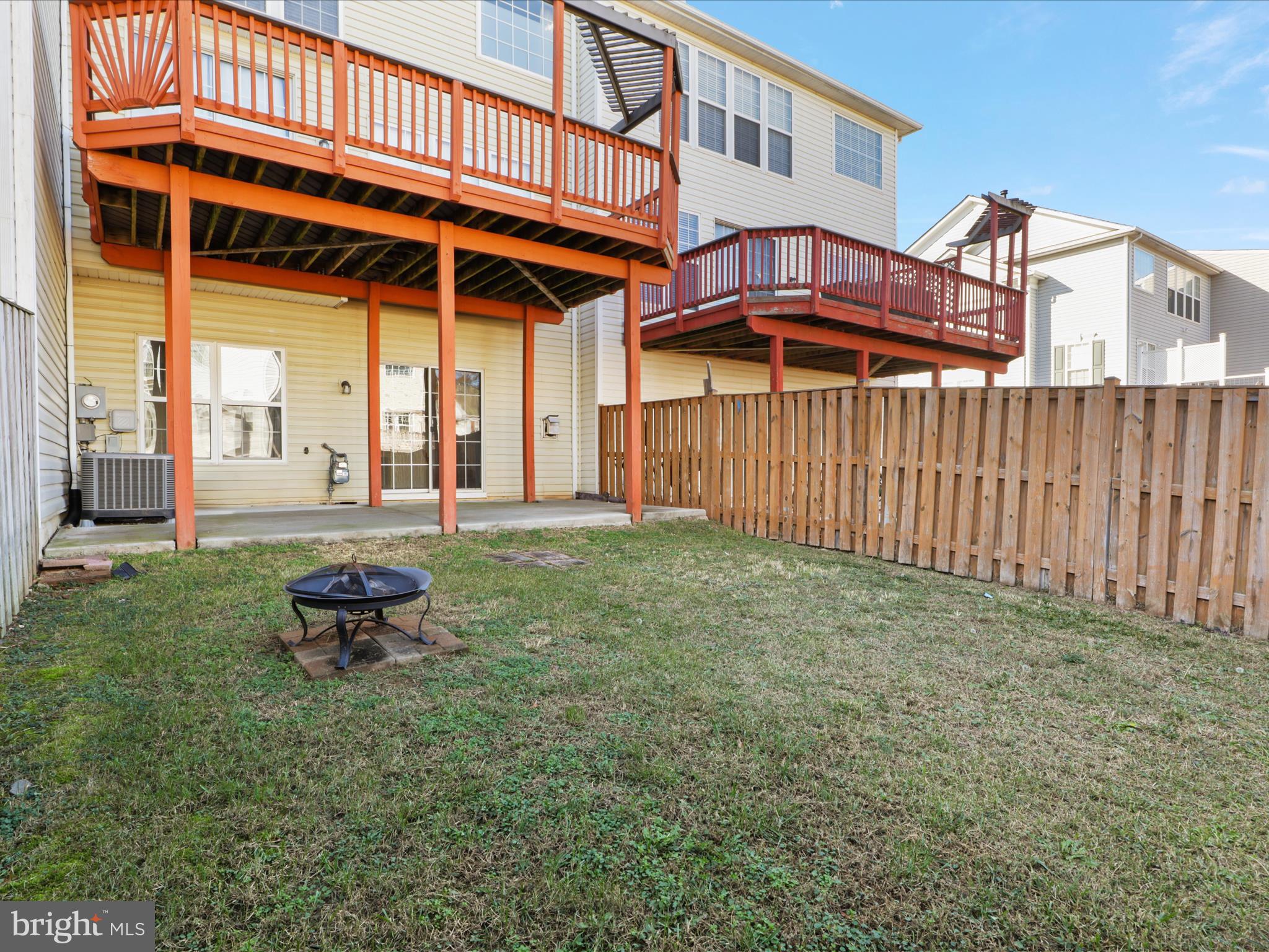 LOUDOUN PARKWAY CENTER - Residential Lease