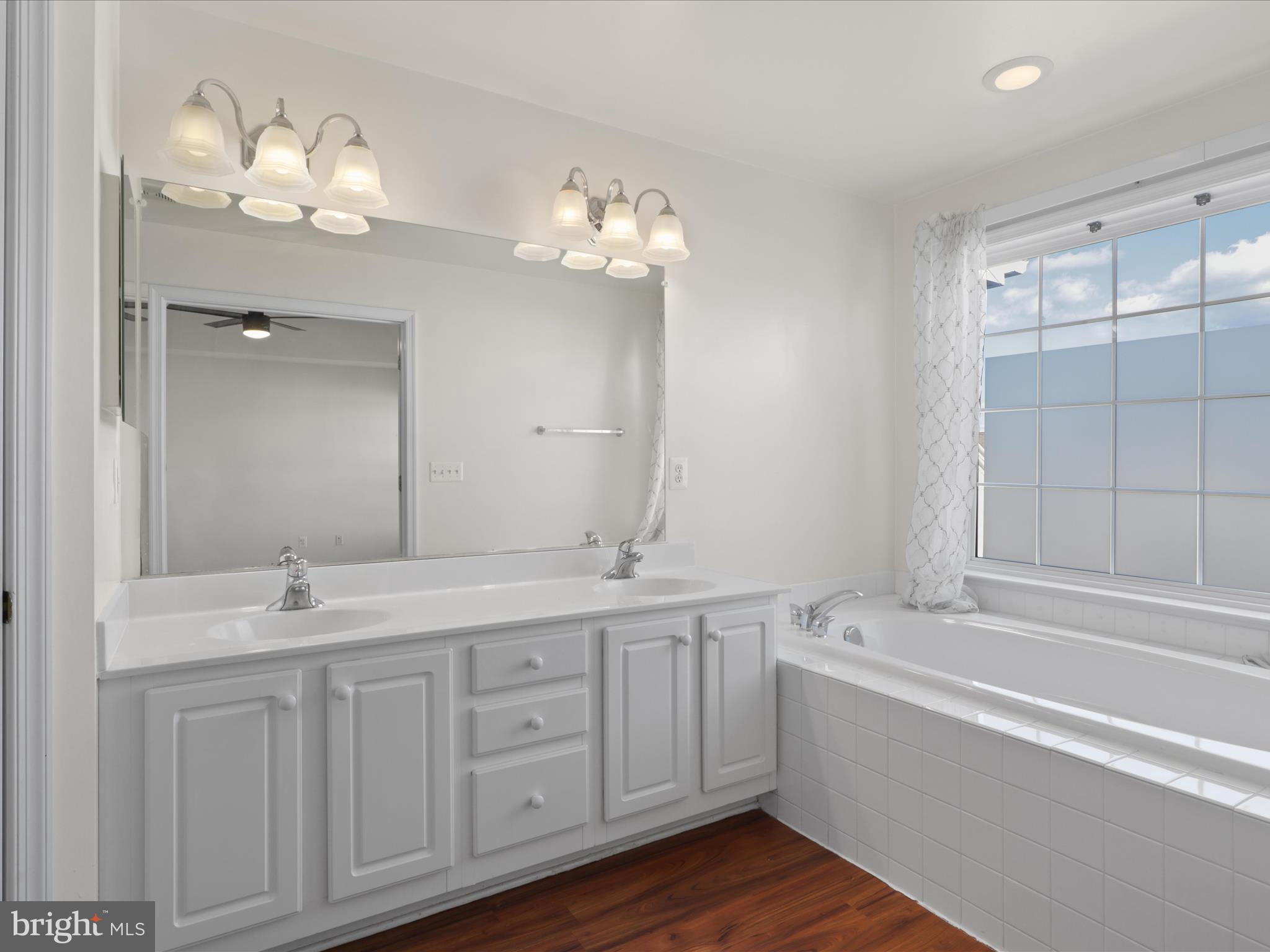 LOUDOUN PARKWAY CENTER - Residential Lease