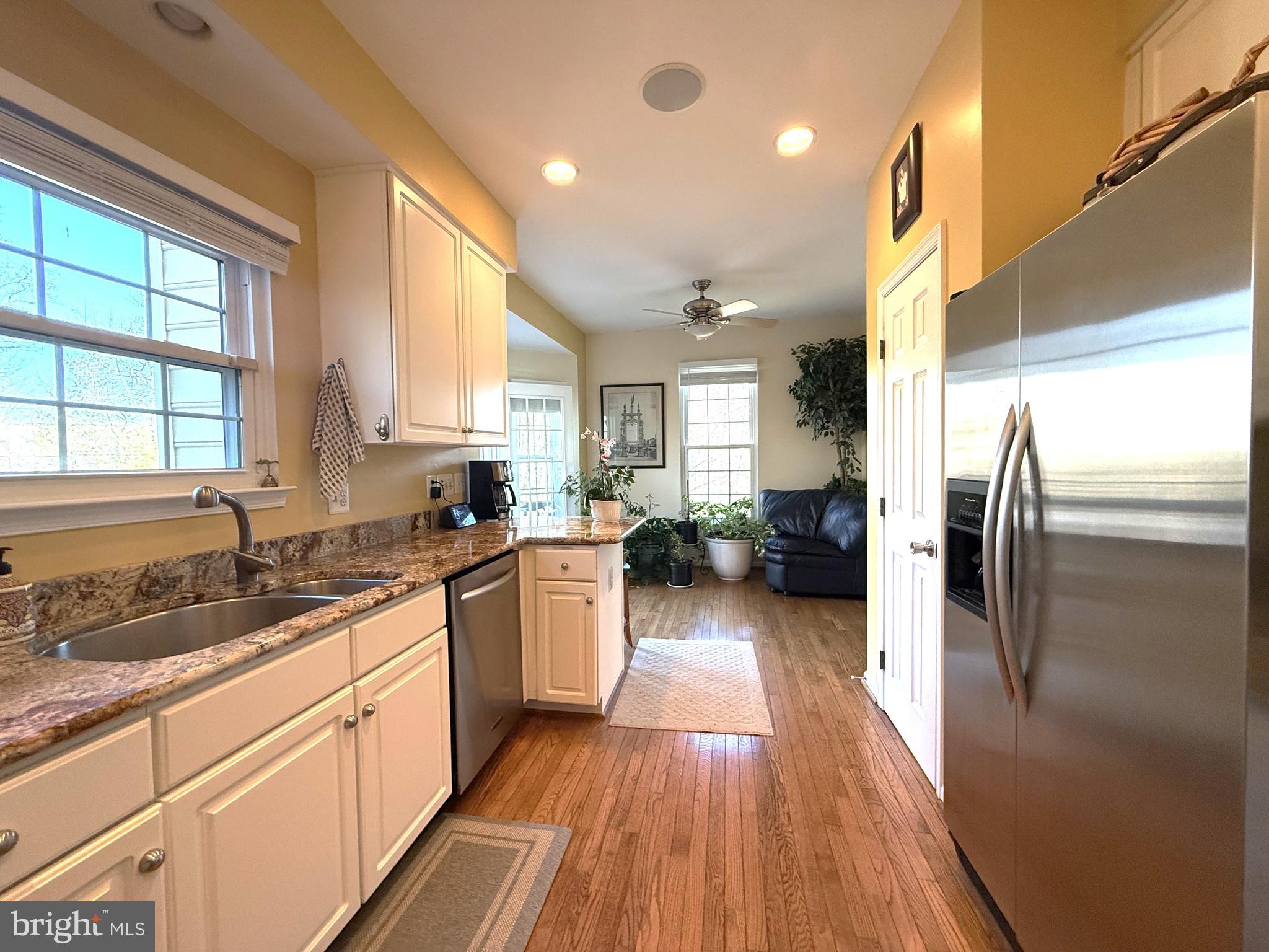 LOWES ISLAND - Residential