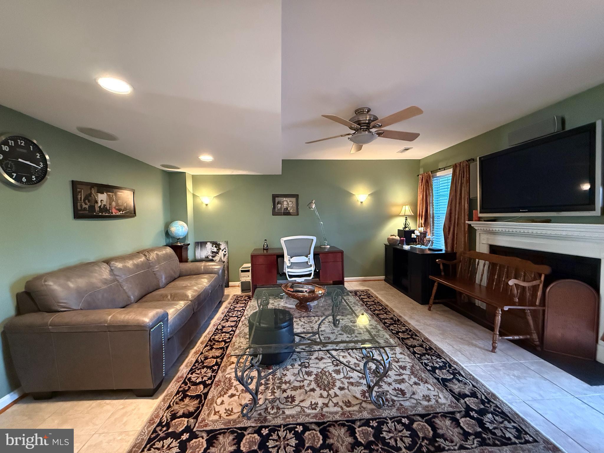 LOWES ISLAND - Residential