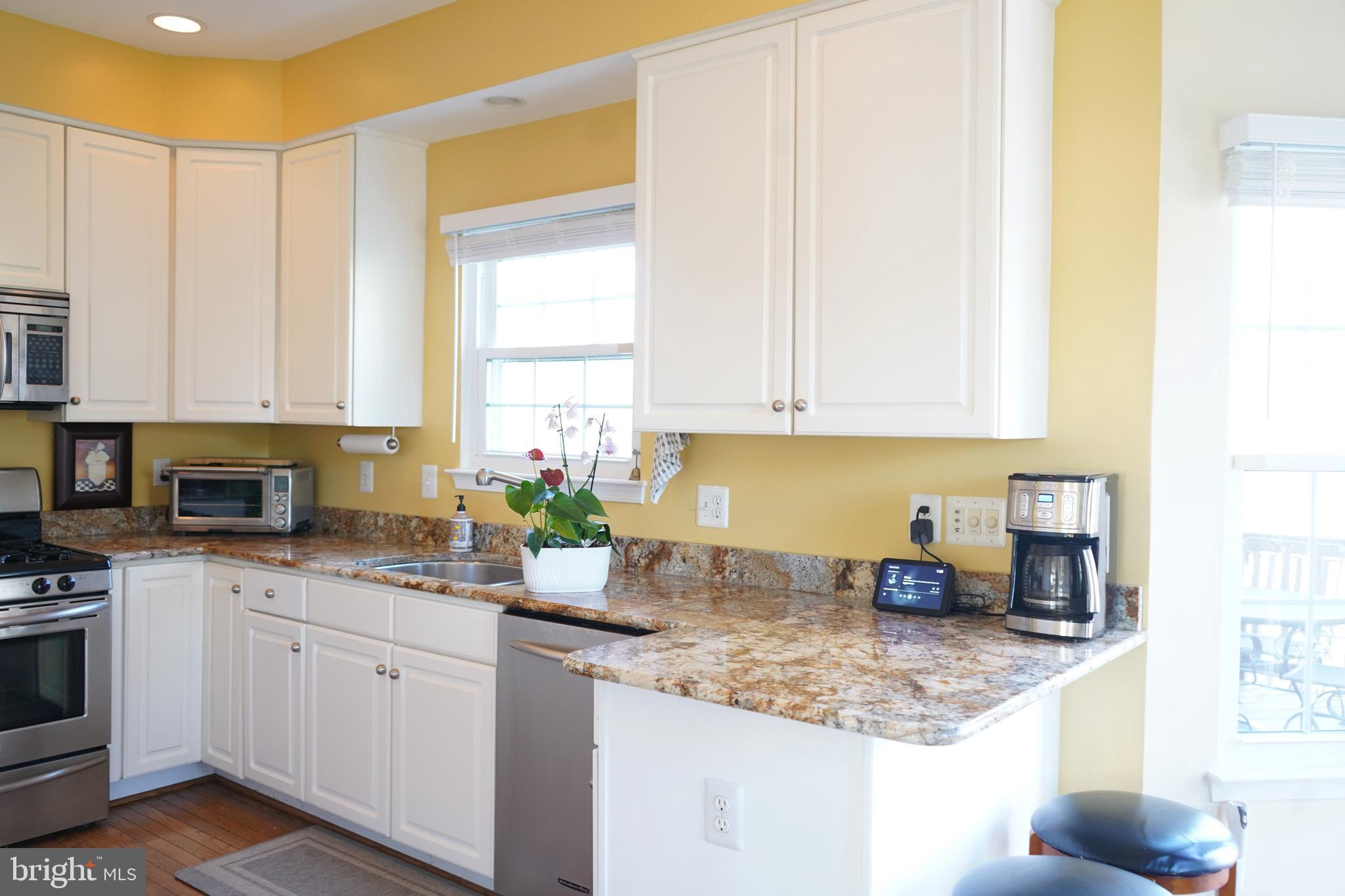 LOWES ISLAND - Residential