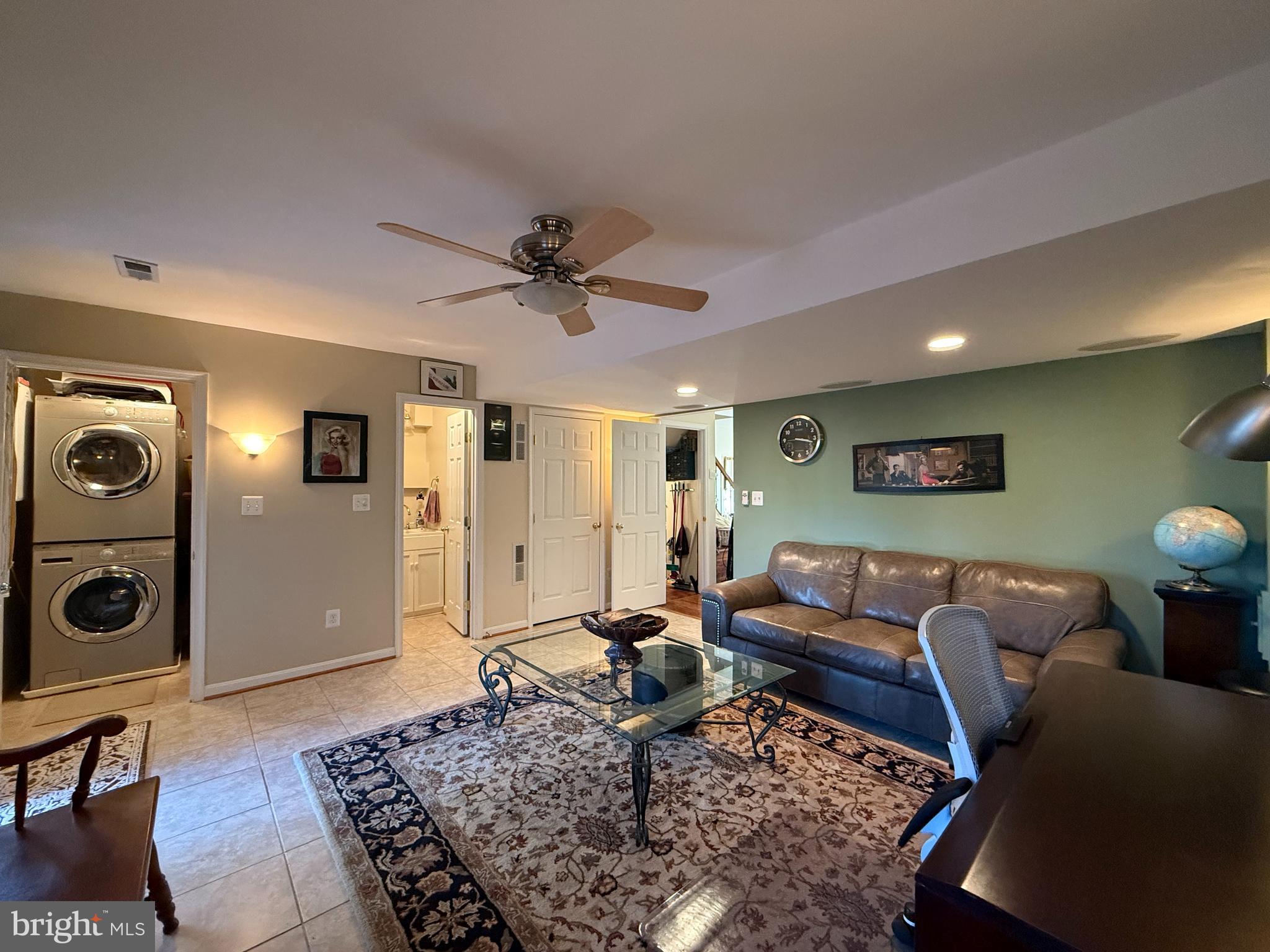 LOWES ISLAND - Residential