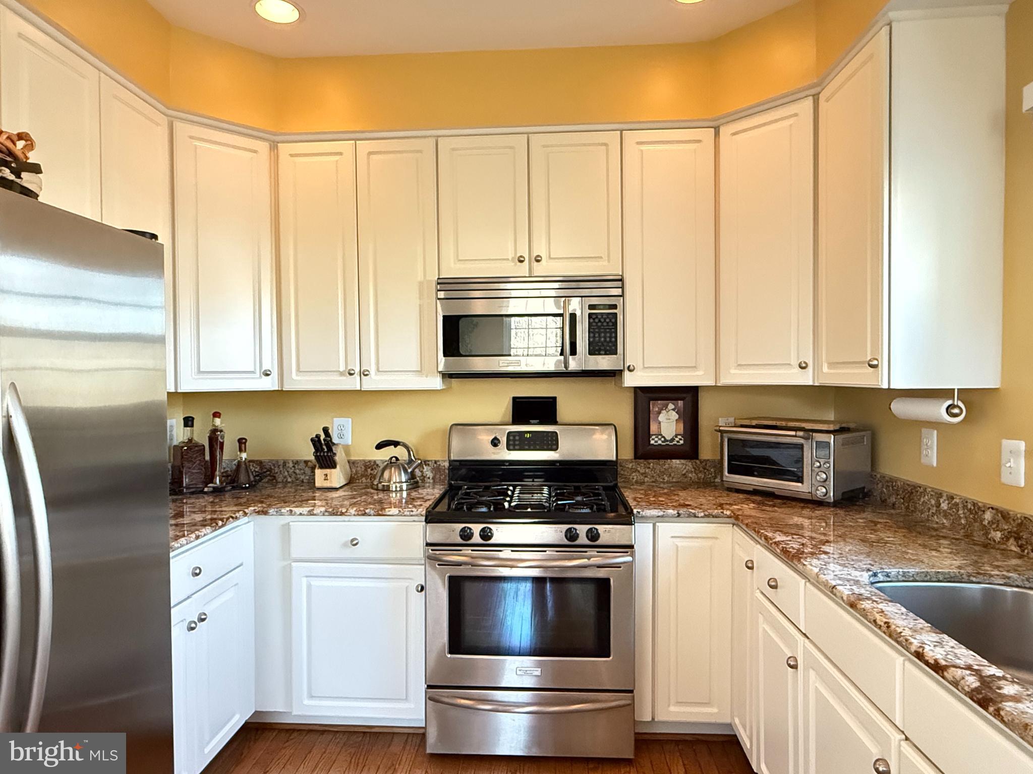 LOWES ISLAND - Residential