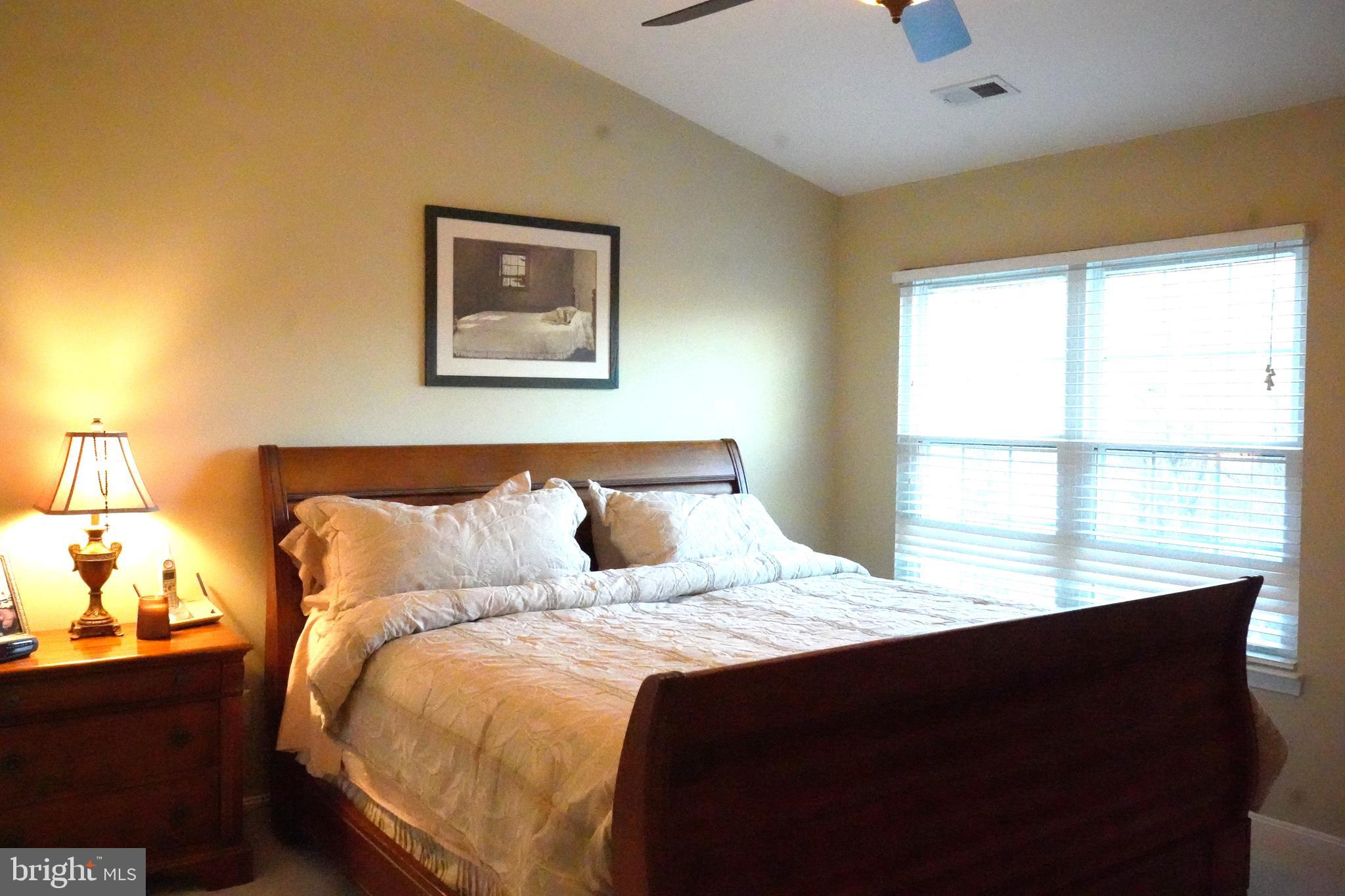 LOWES ISLAND - Residential