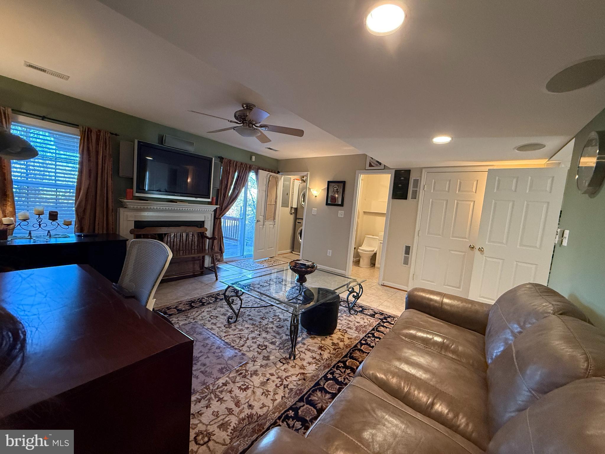 LOWES ISLAND - Residential