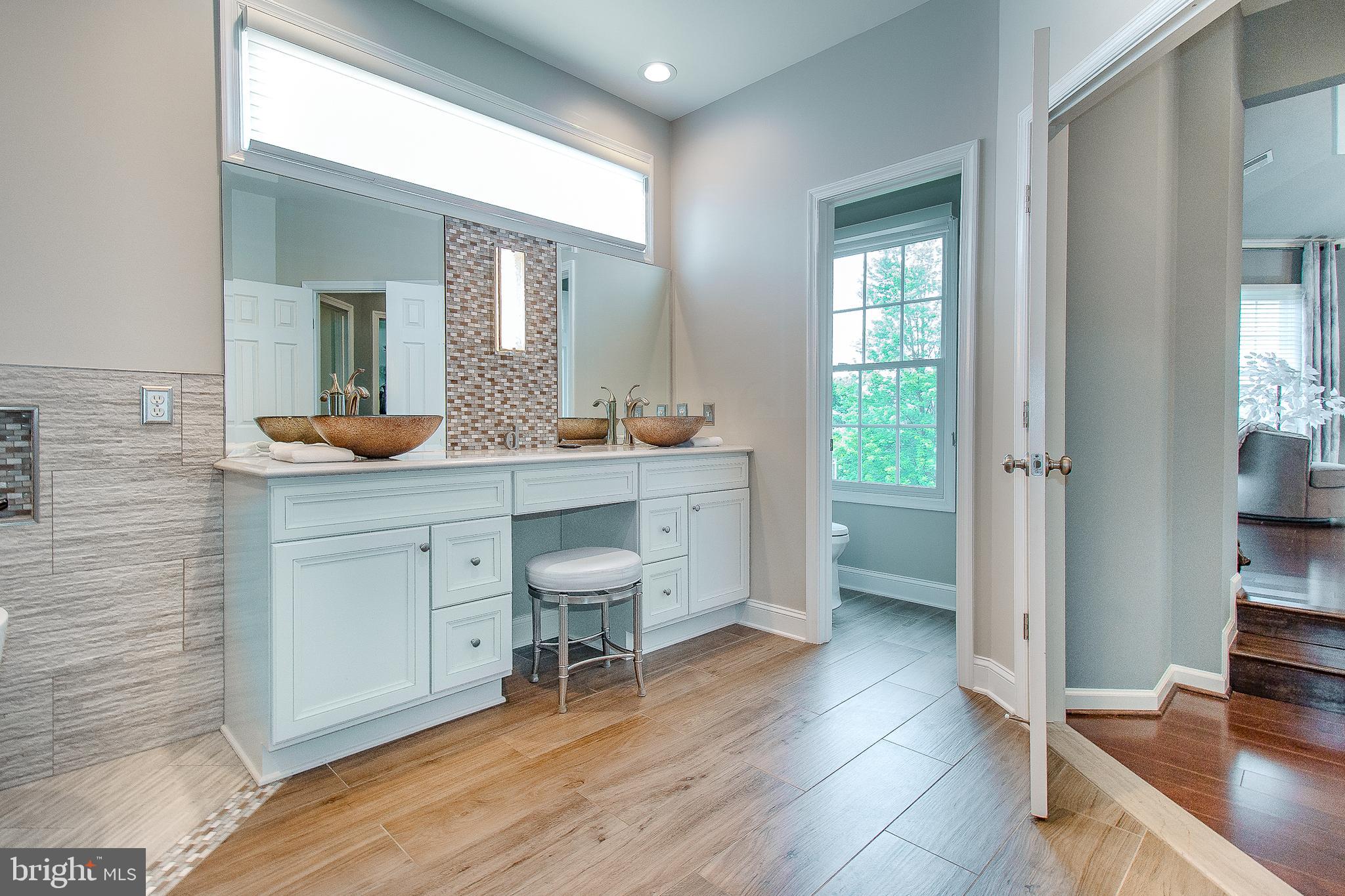 WALNEY OAKS - Residential