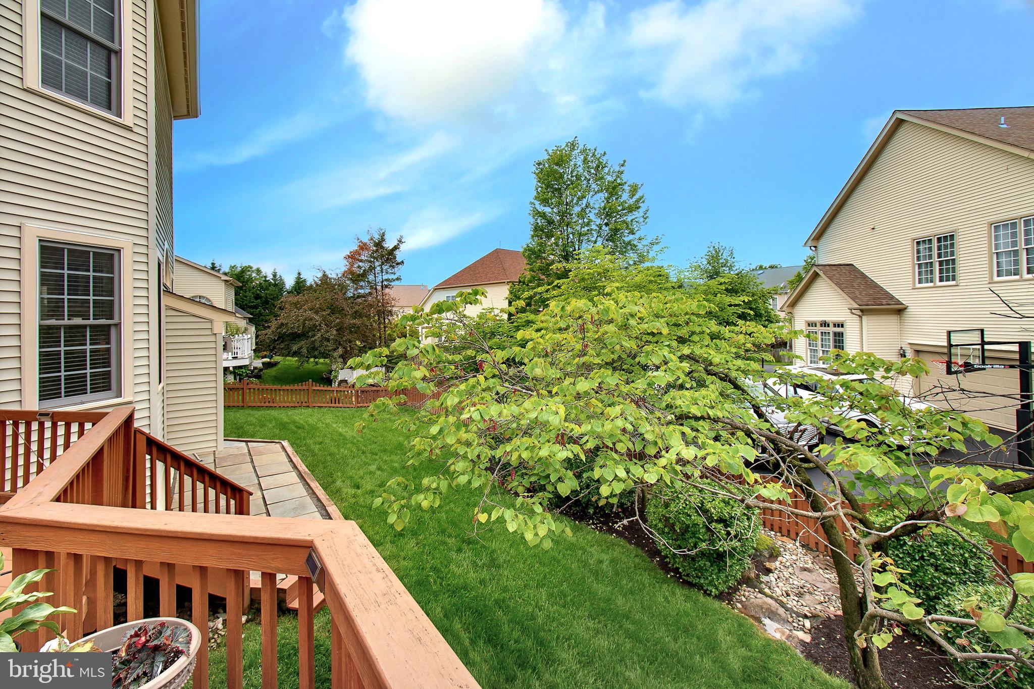 WALNEY OAKS - Residential