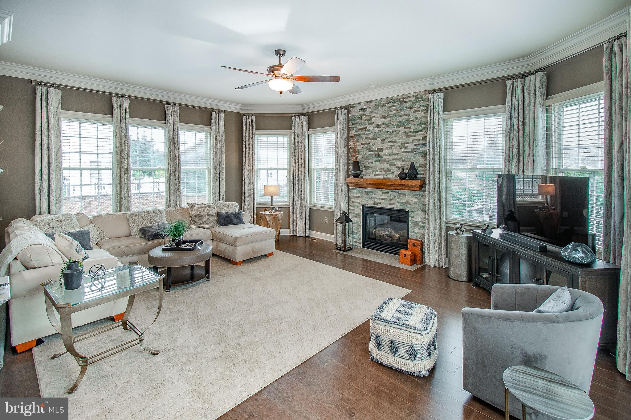 WALNEY OAKS - Residential