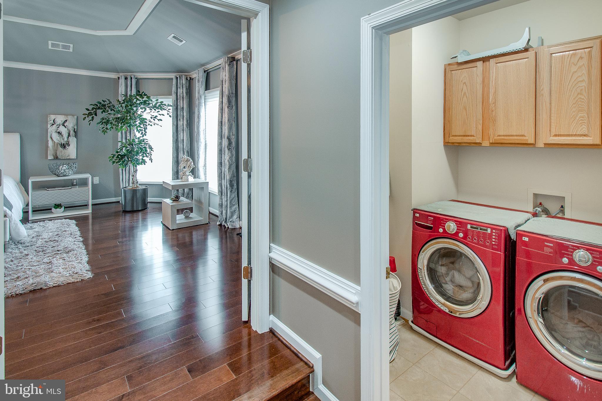 WALNEY OAKS - Residential