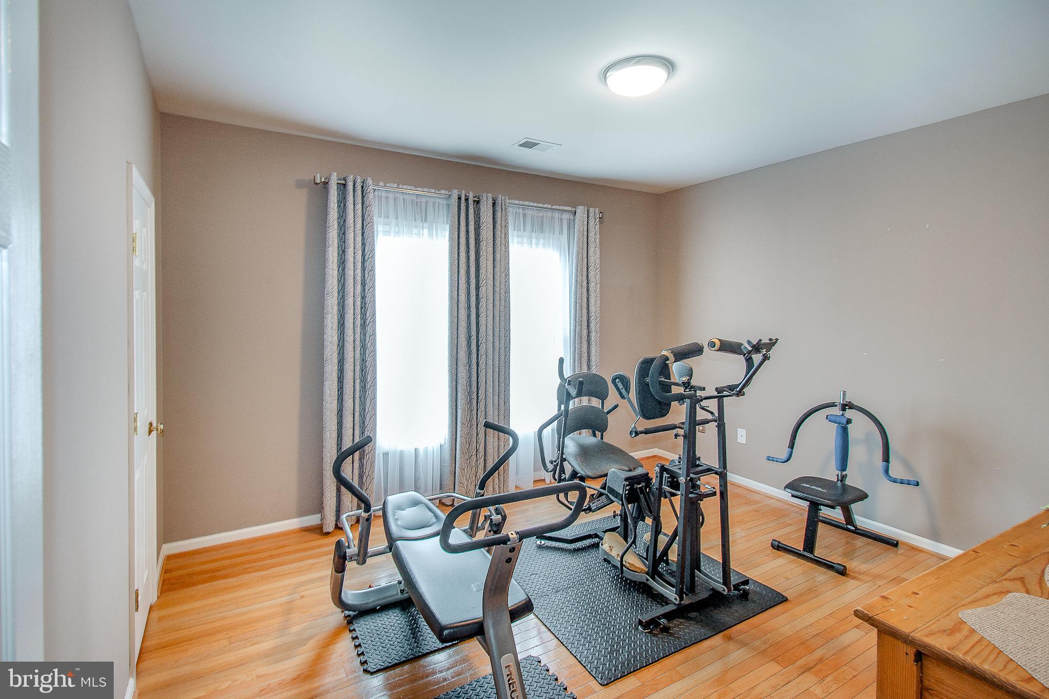 WALNEY OAKS - Residential