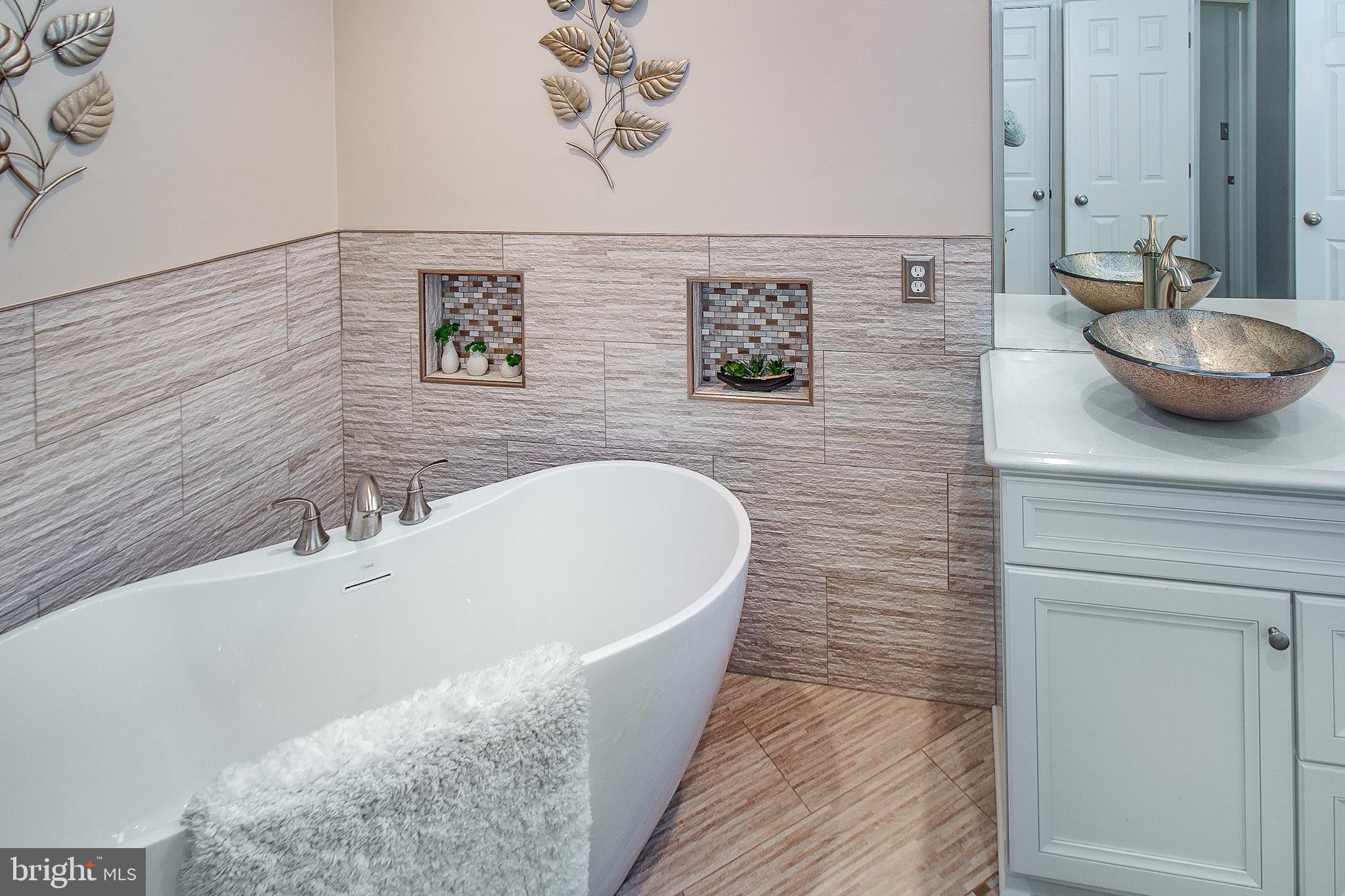 WALNEY OAKS - Residential