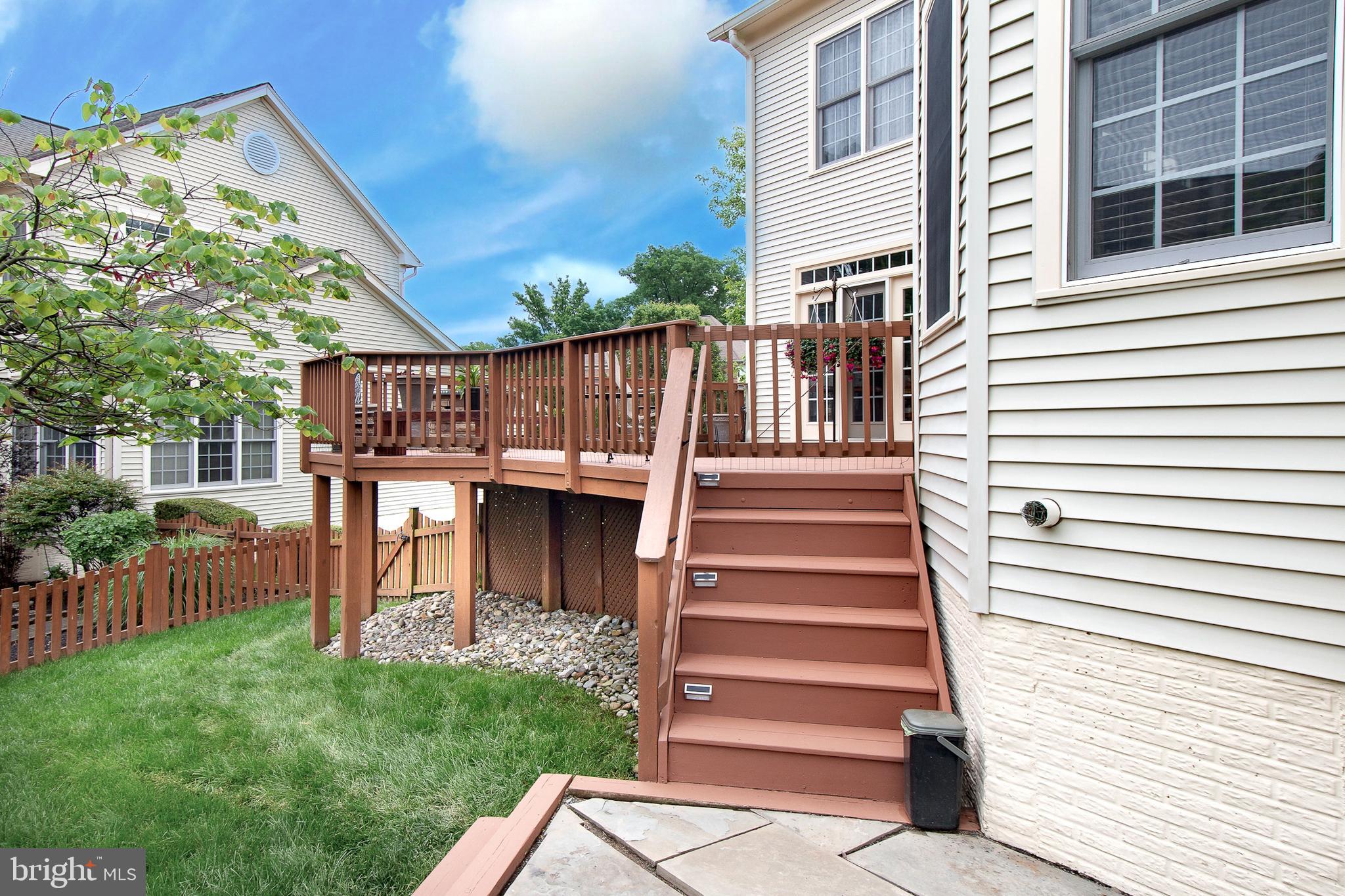 WALNEY OAKS - Residential