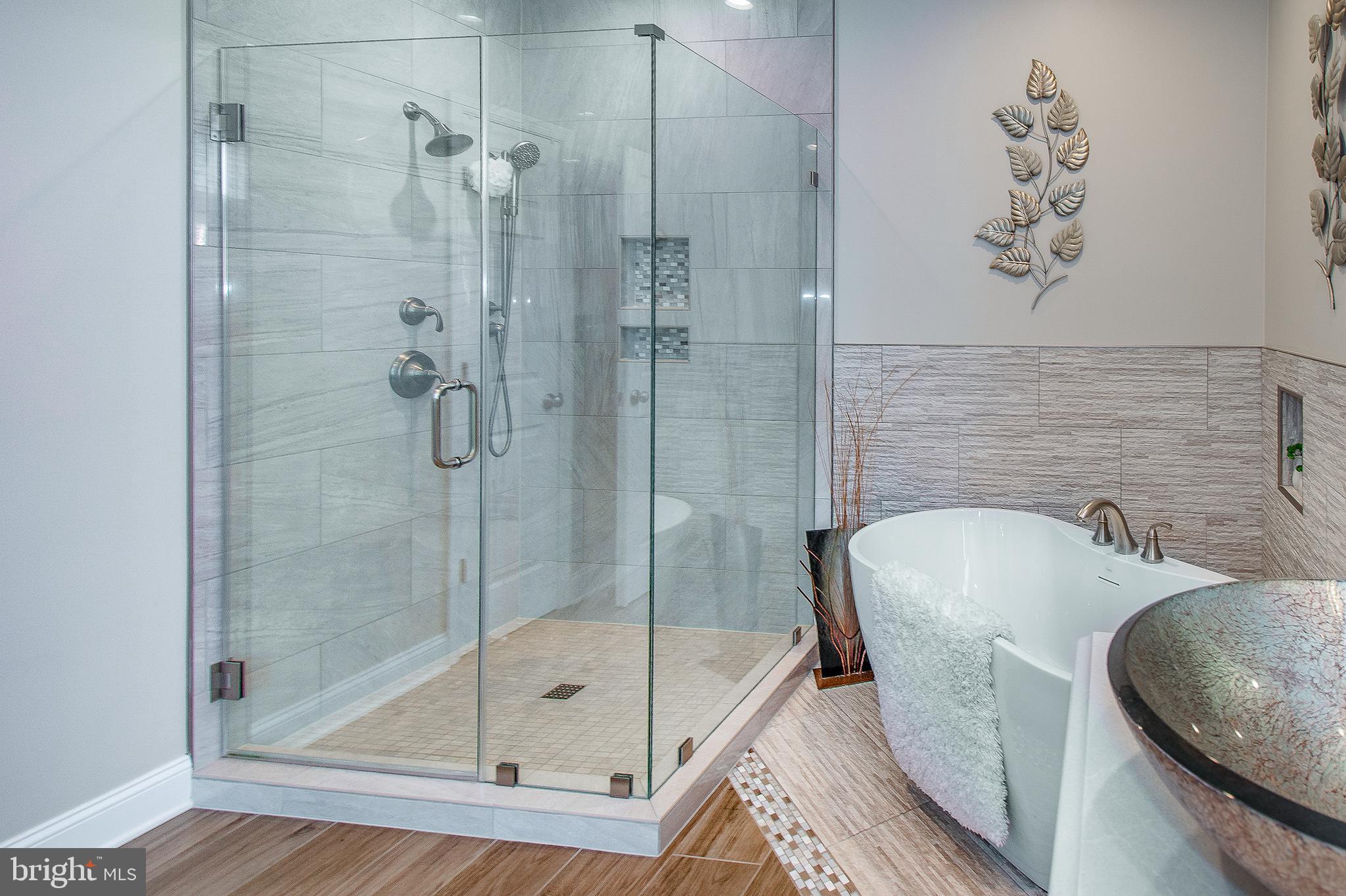 WALNEY OAKS - Residential