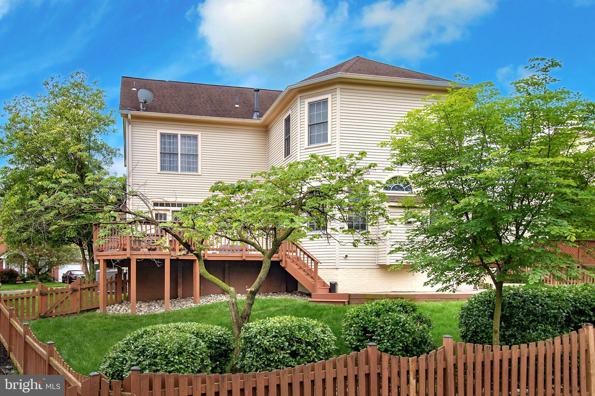 WALNEY OAKS - Residential