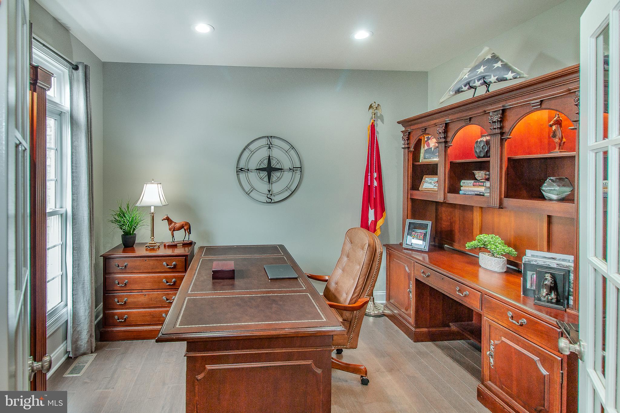 WALNEY OAKS - Residential