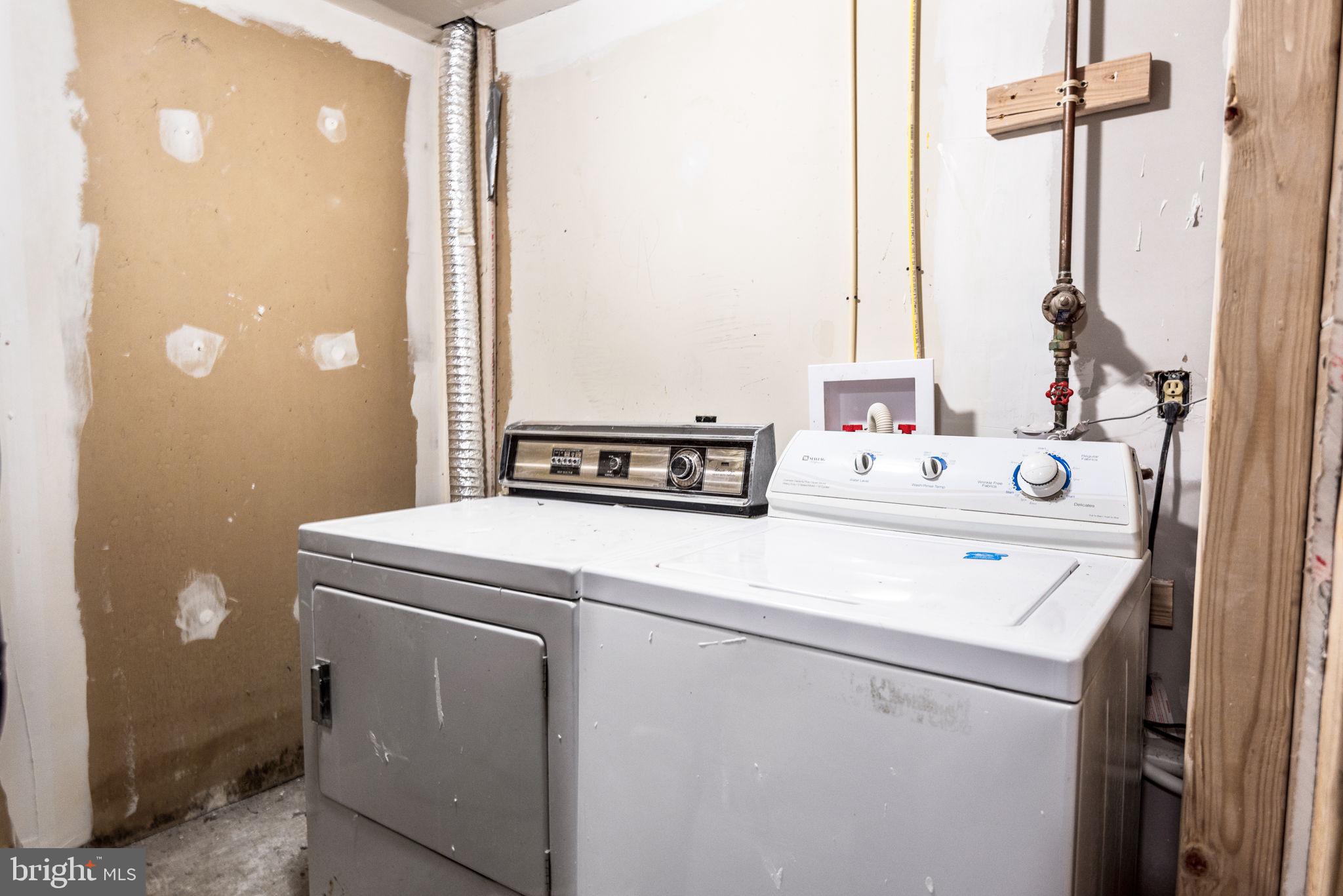 WESTHAMPTON TOWNHOUSES P - Residential