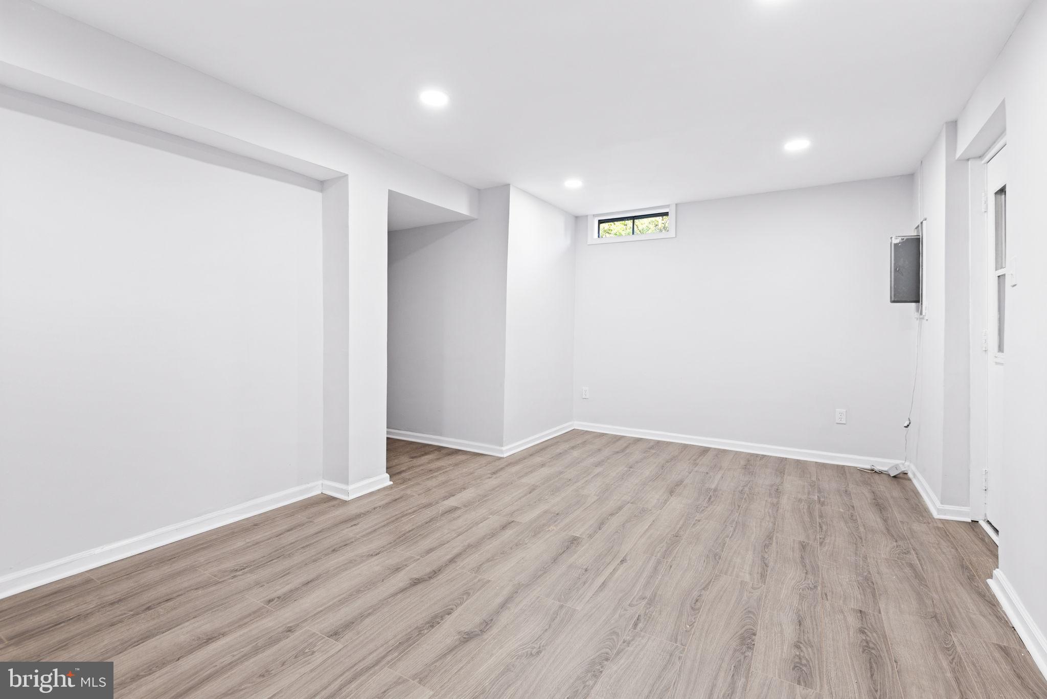 WESTHAMPTON TOWNHOUSES P - Residential