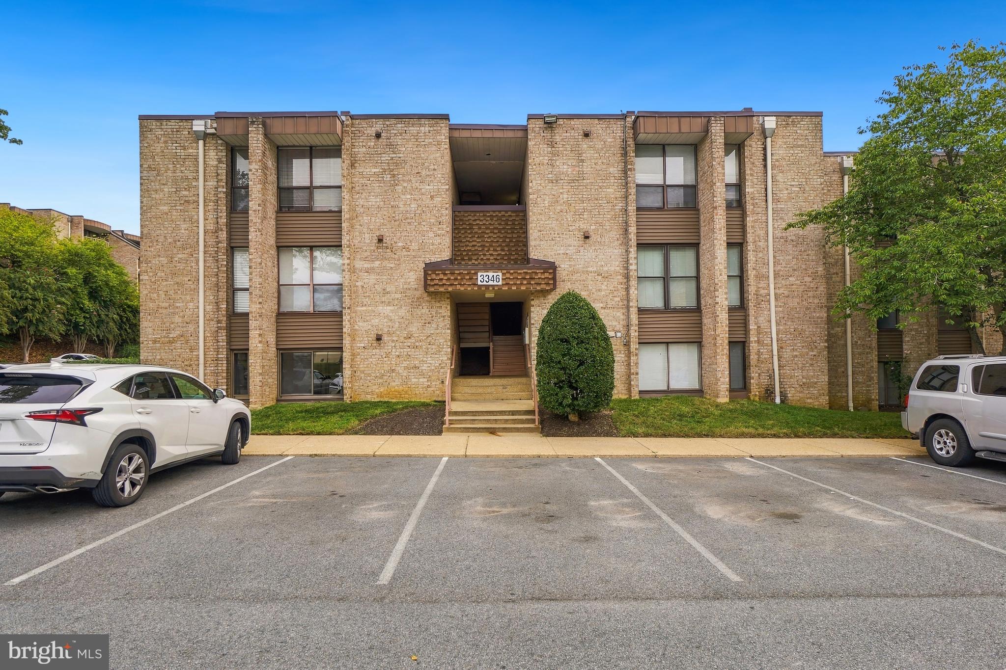 3346 HUNTLEY SQUARE T